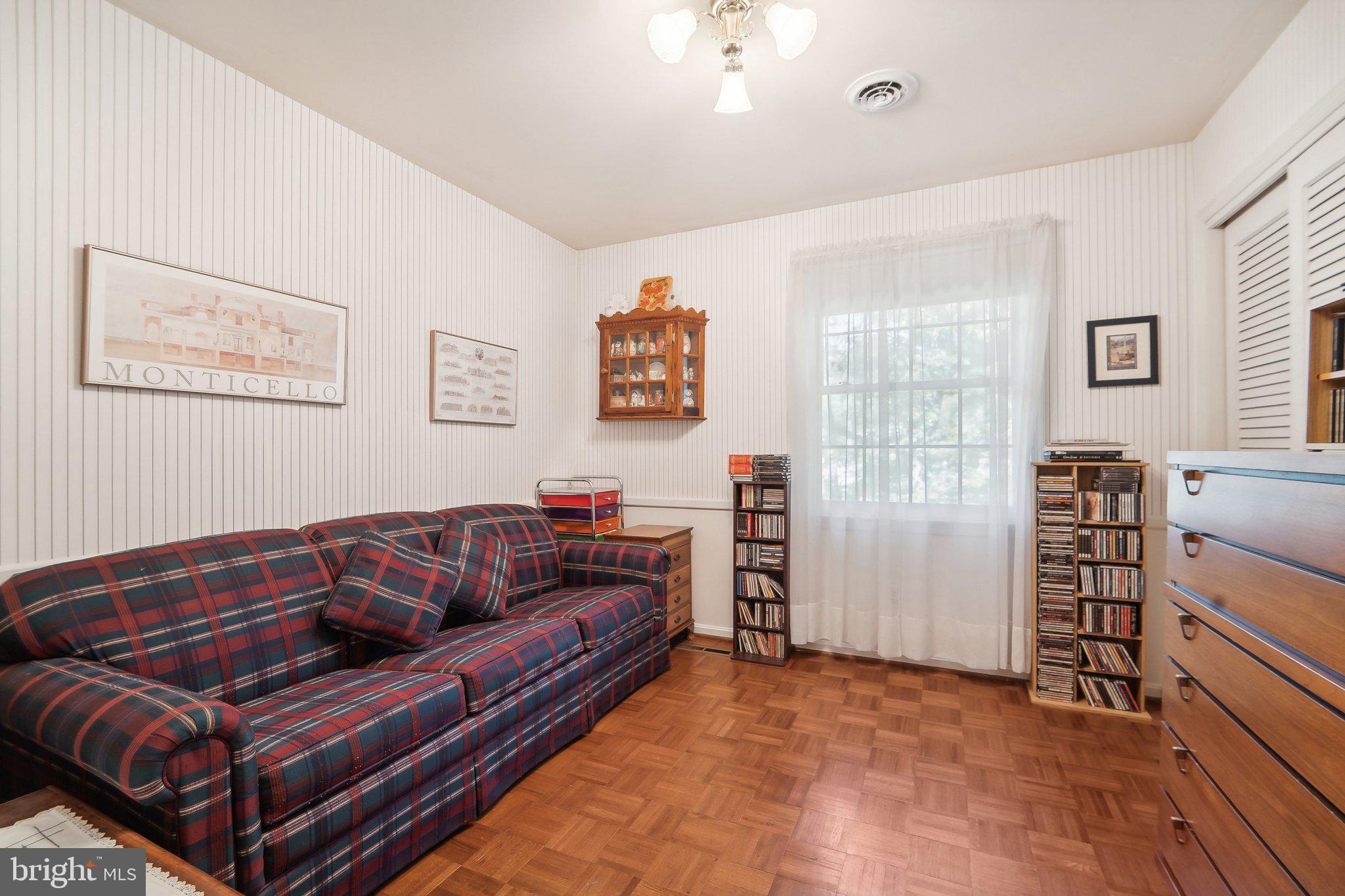 404 SAINT IVES DRIVE