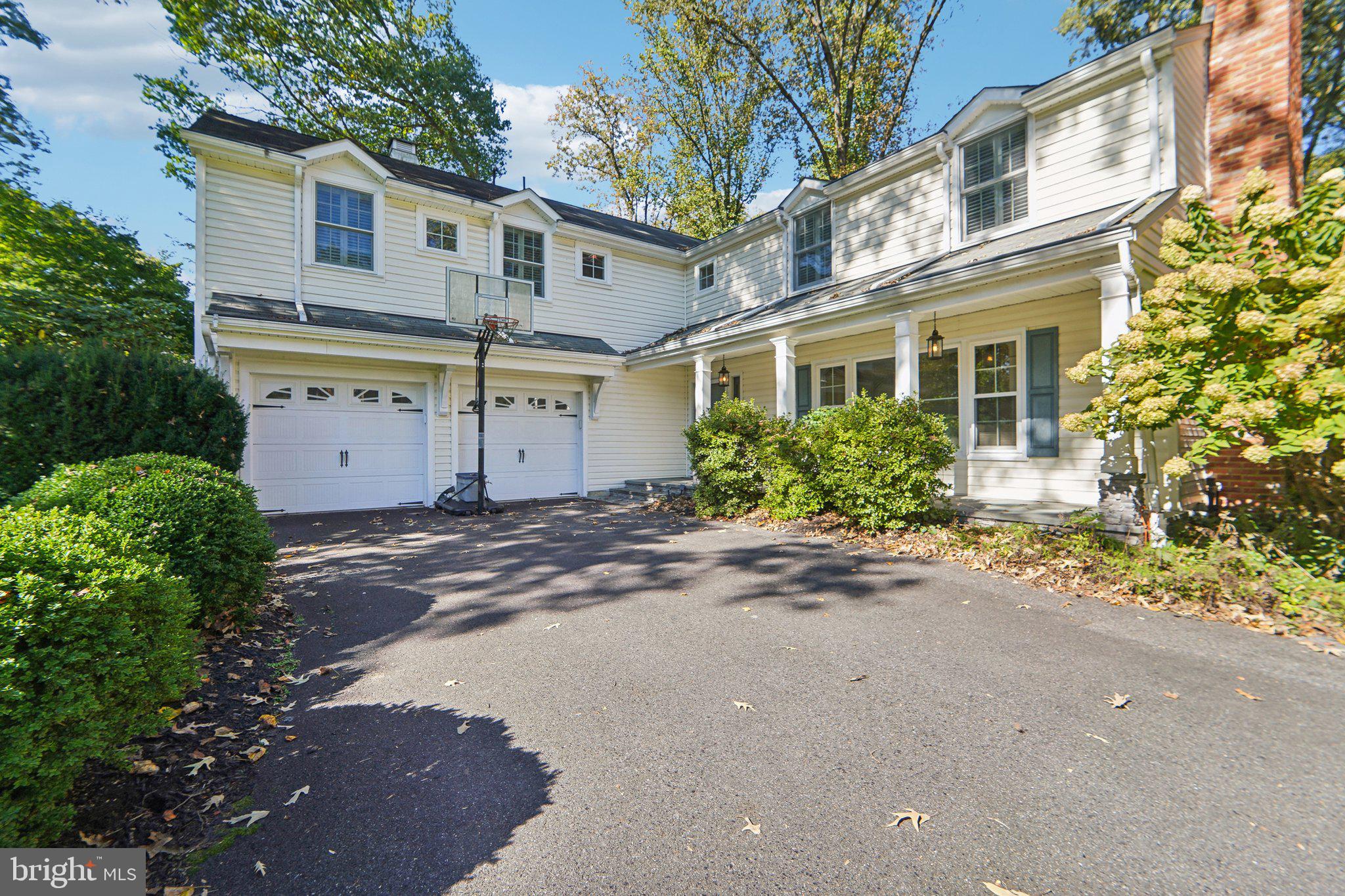 404 SAINT IVES DRIVE