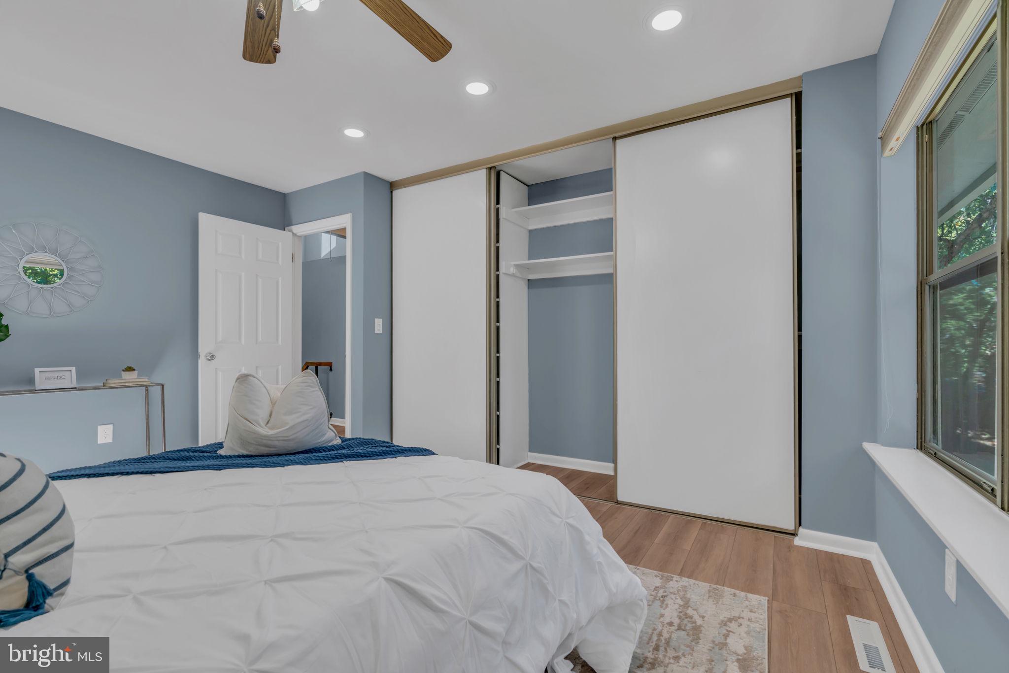 1817 GLADE COURT