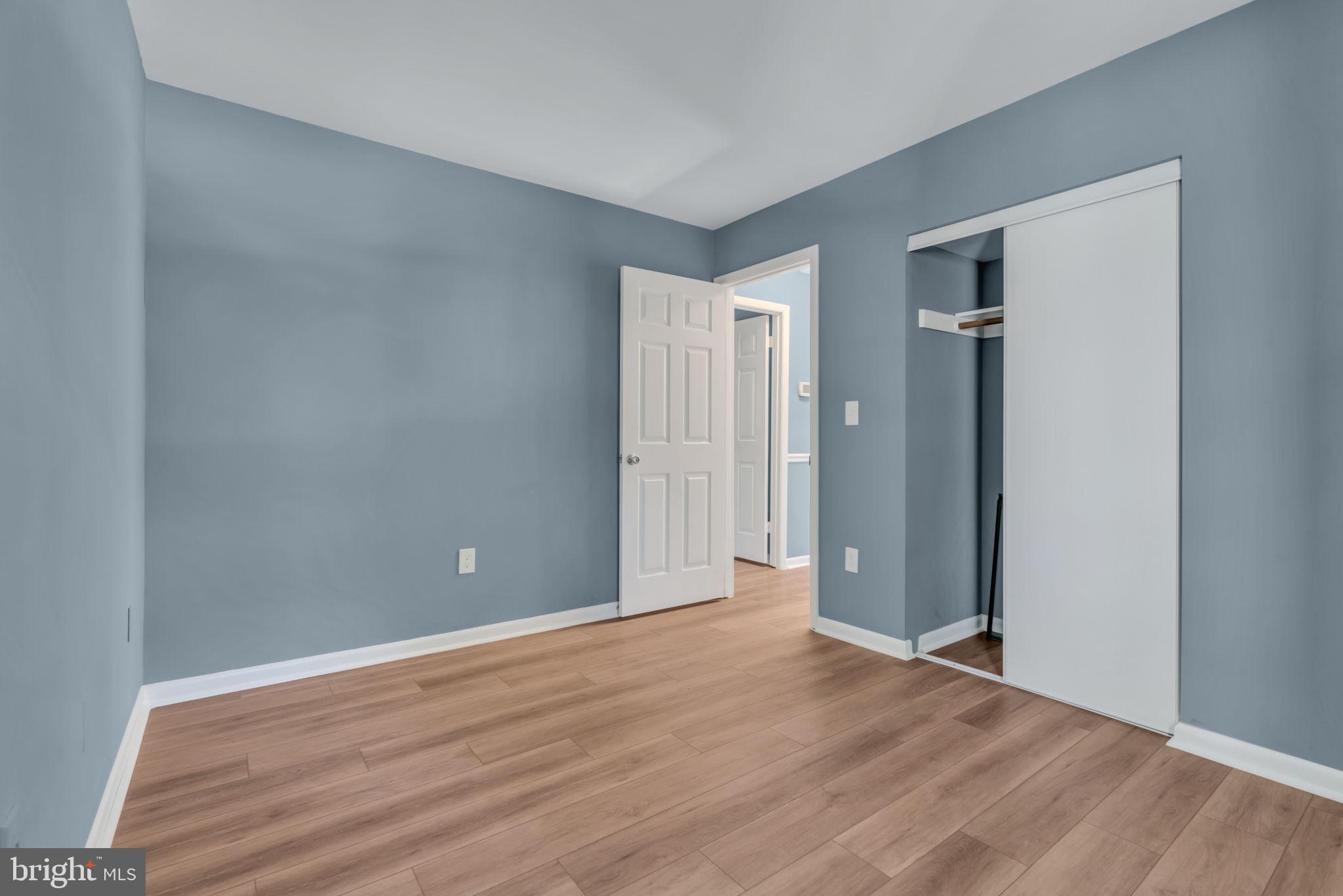 1817 GLADE COURT