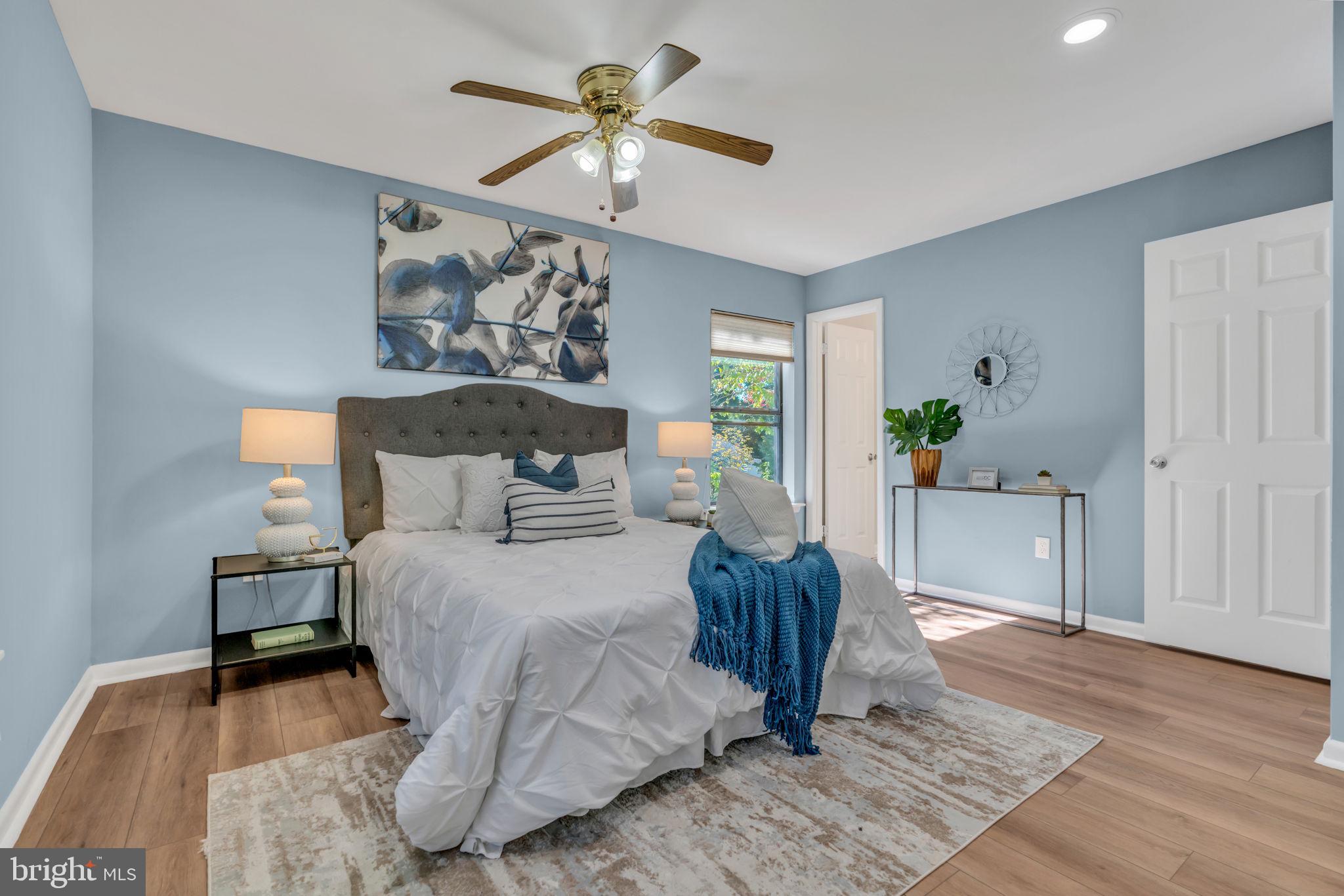 1817 GLADE COURT