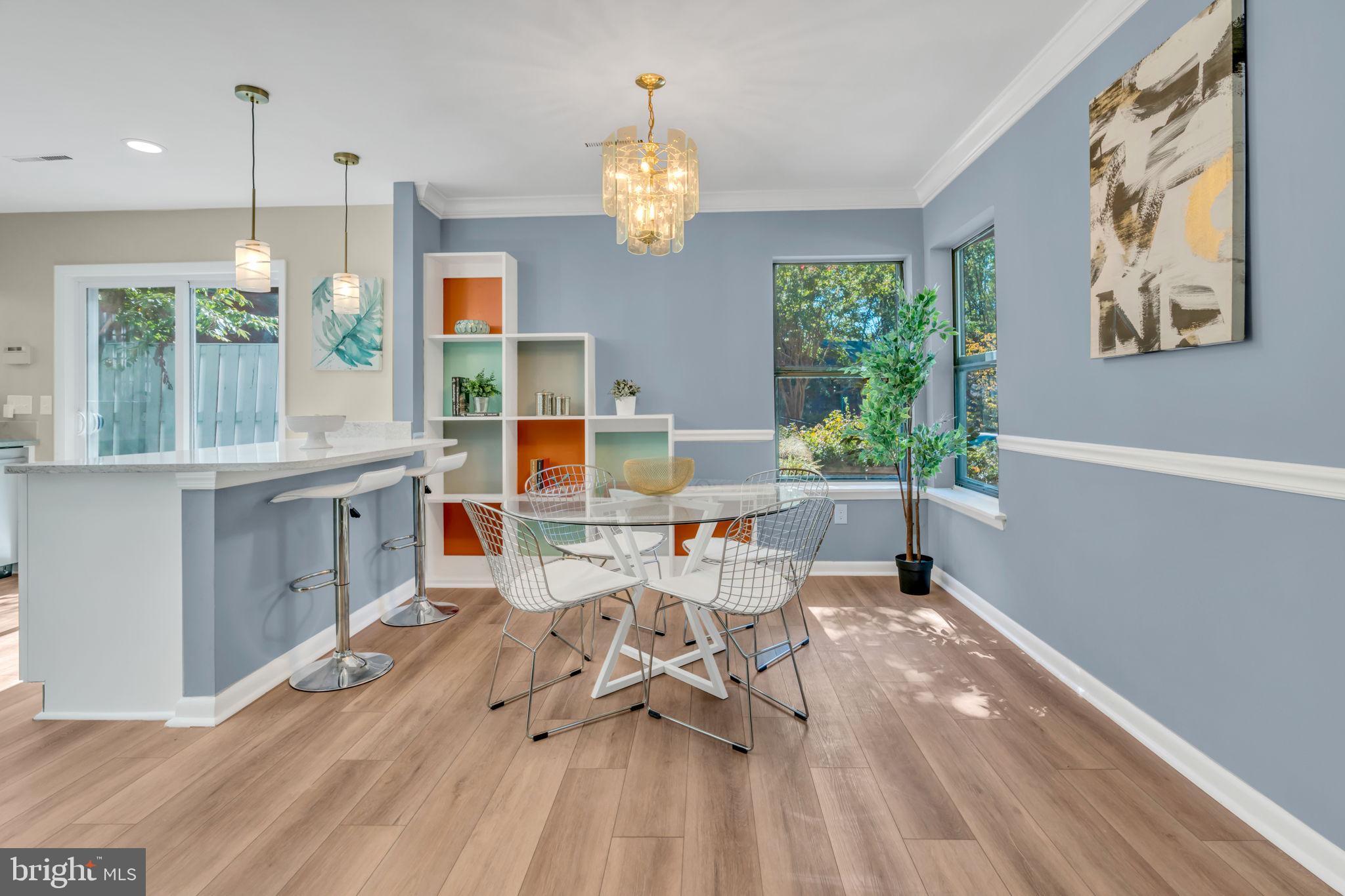 1817 GLADE COURT