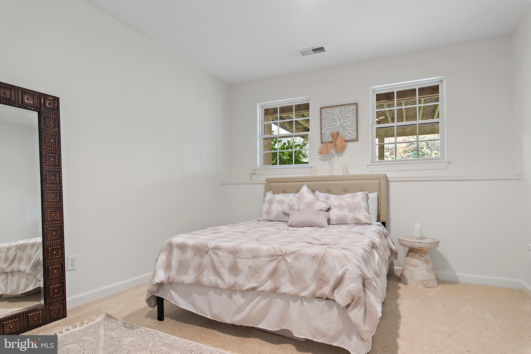212 BOWEN COURT