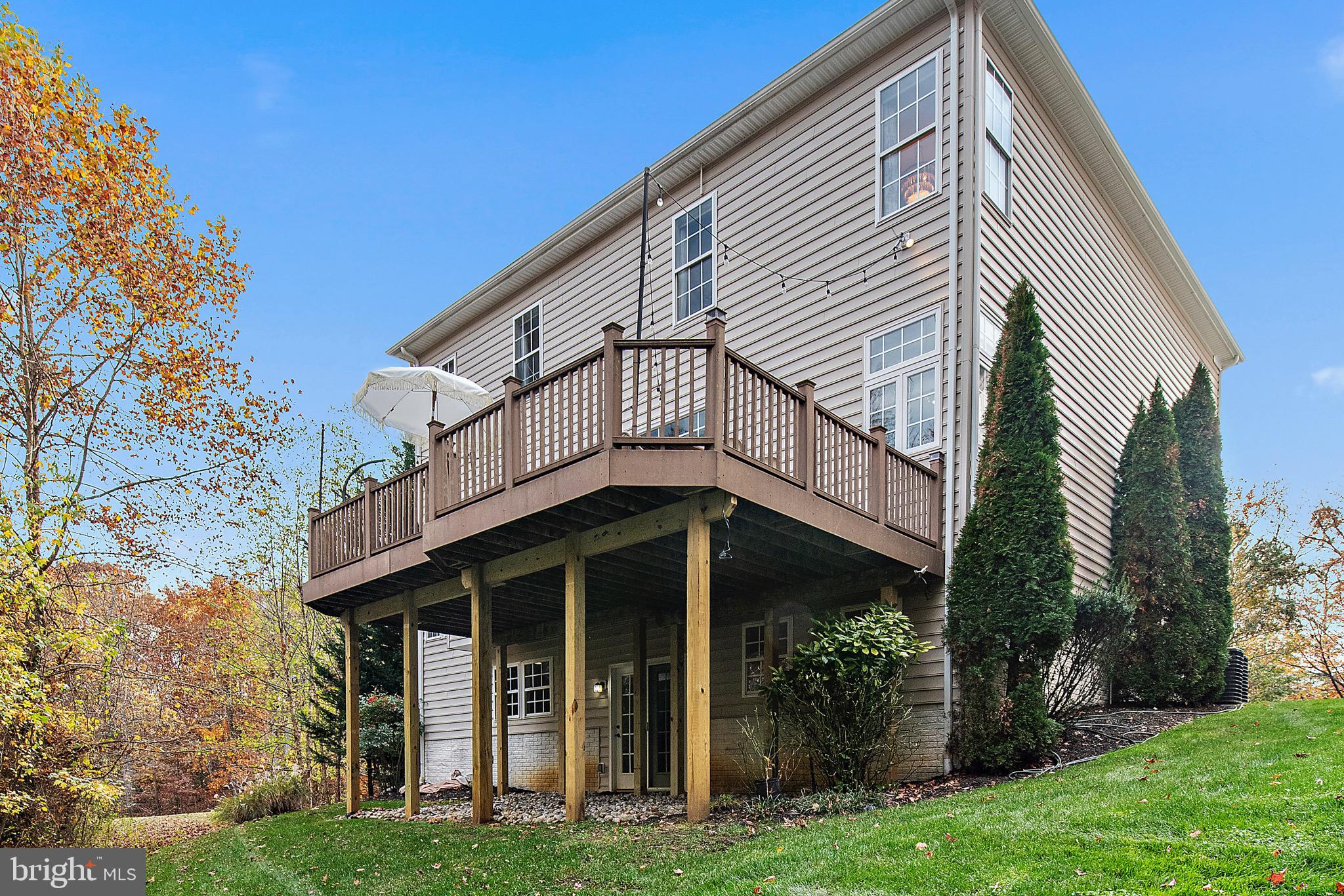 212 BOWEN COURT
