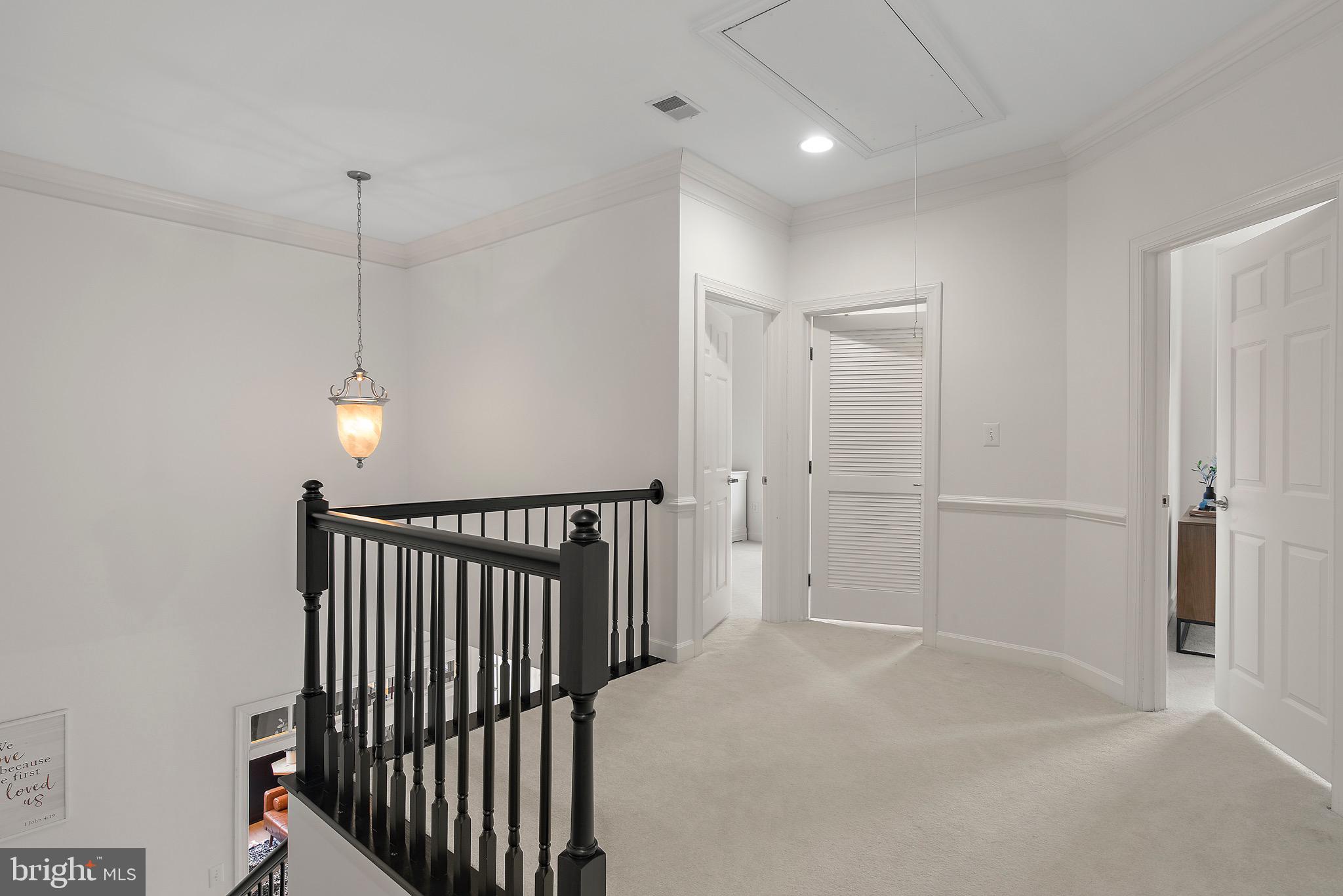 212 BOWEN COURT