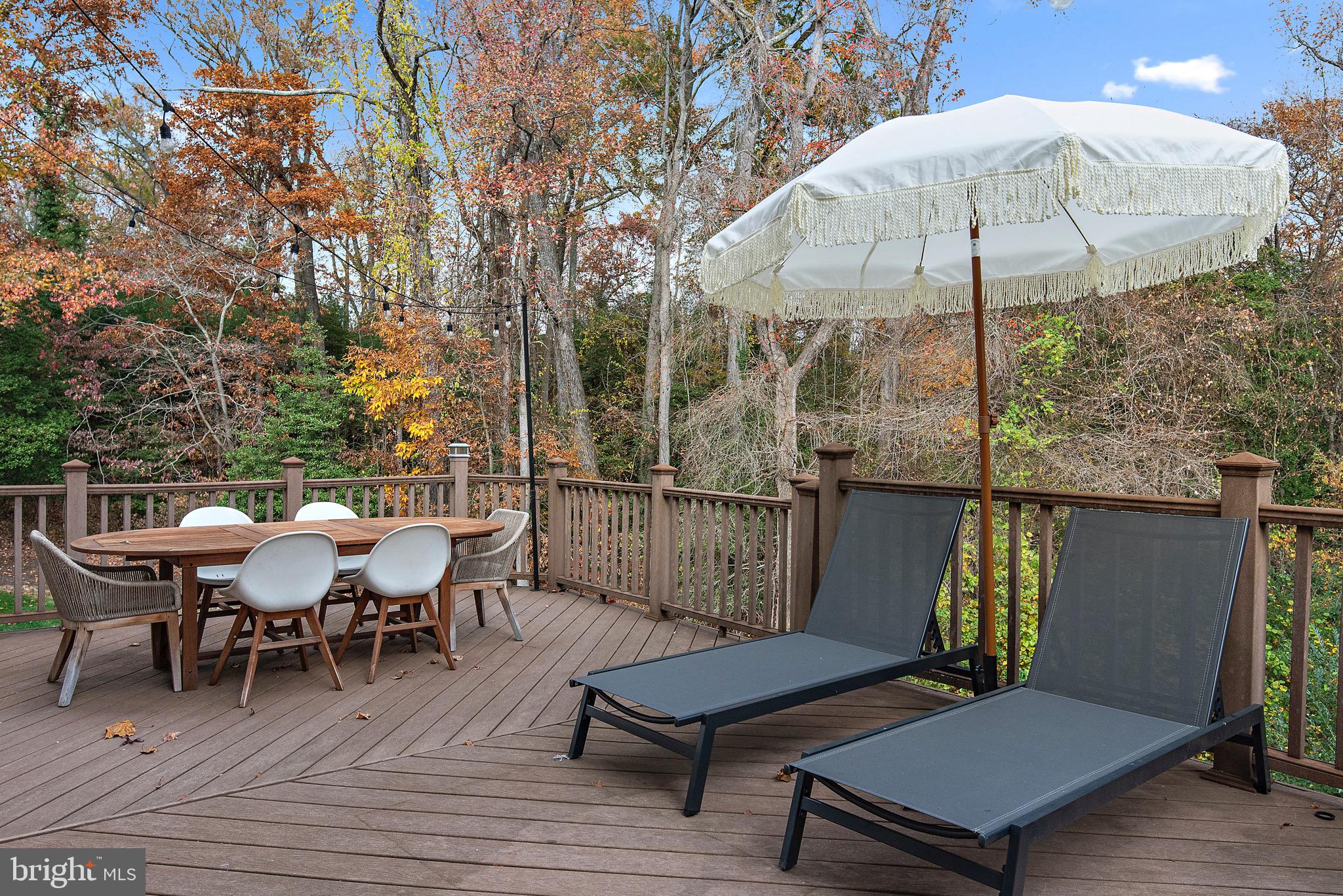 212 BOWEN COURT