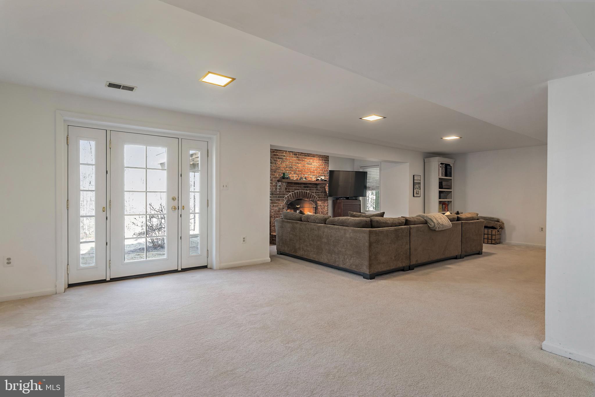 914 MALVERN HILL DRIVE