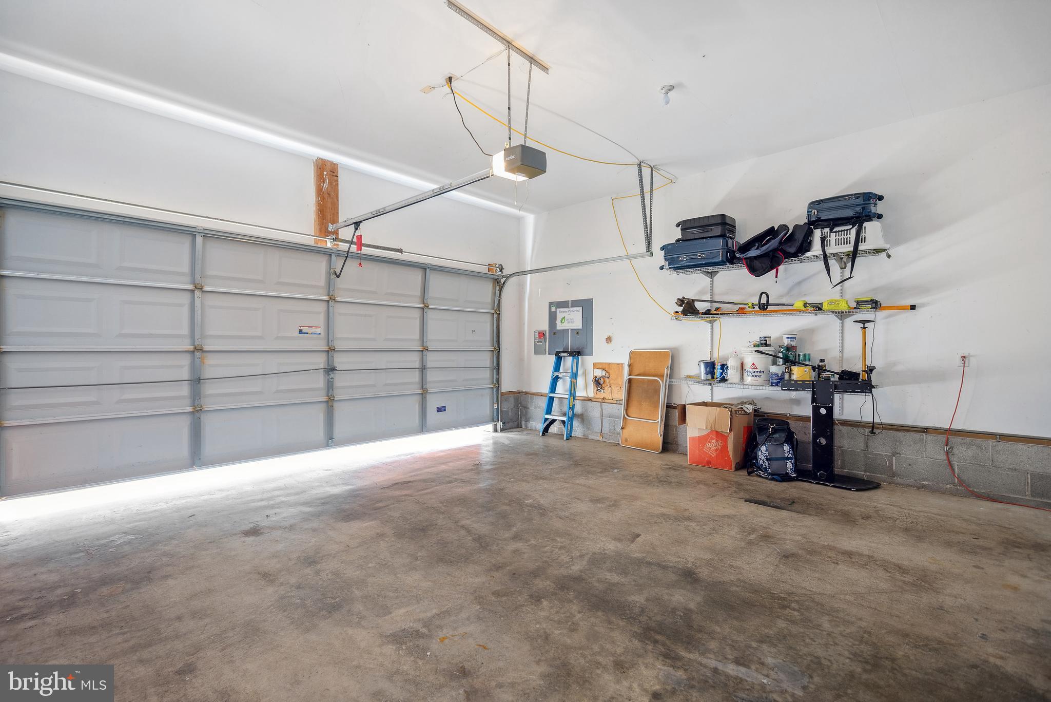 4906 LEE BOULEVARD