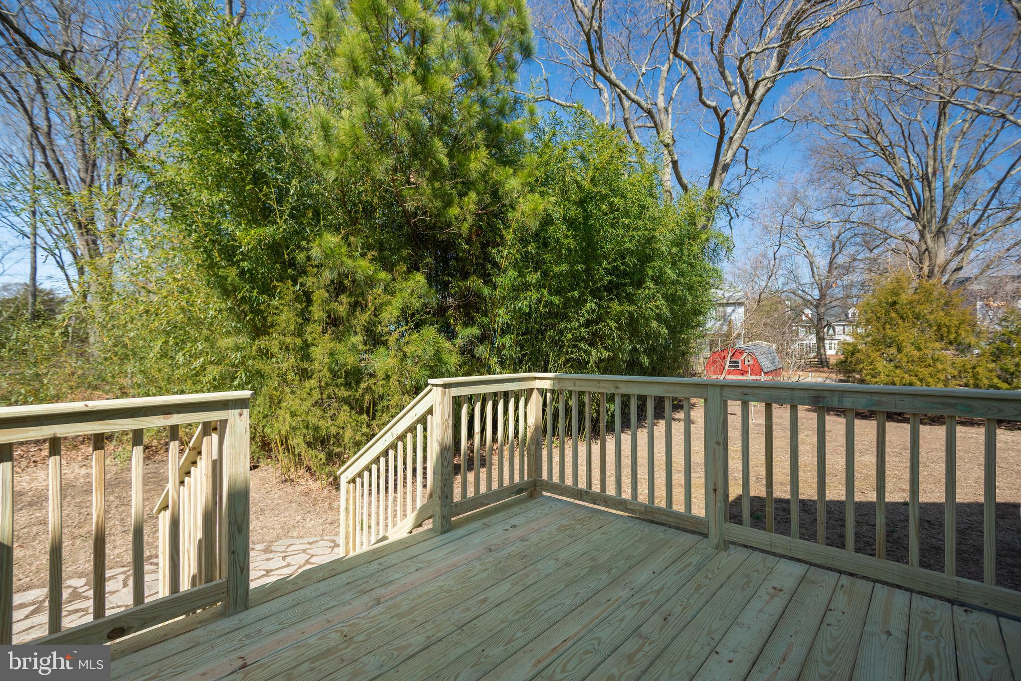 4906 LEE BOULEVARD