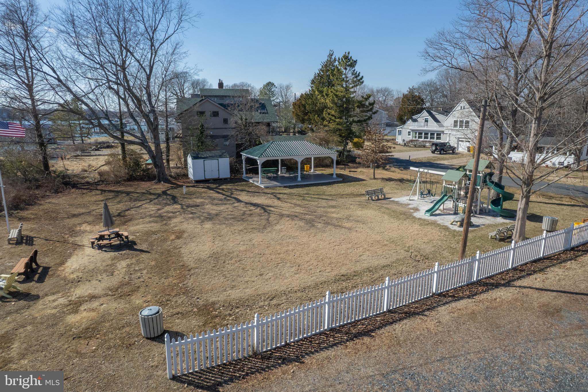 4906 LEE BOULEVARD