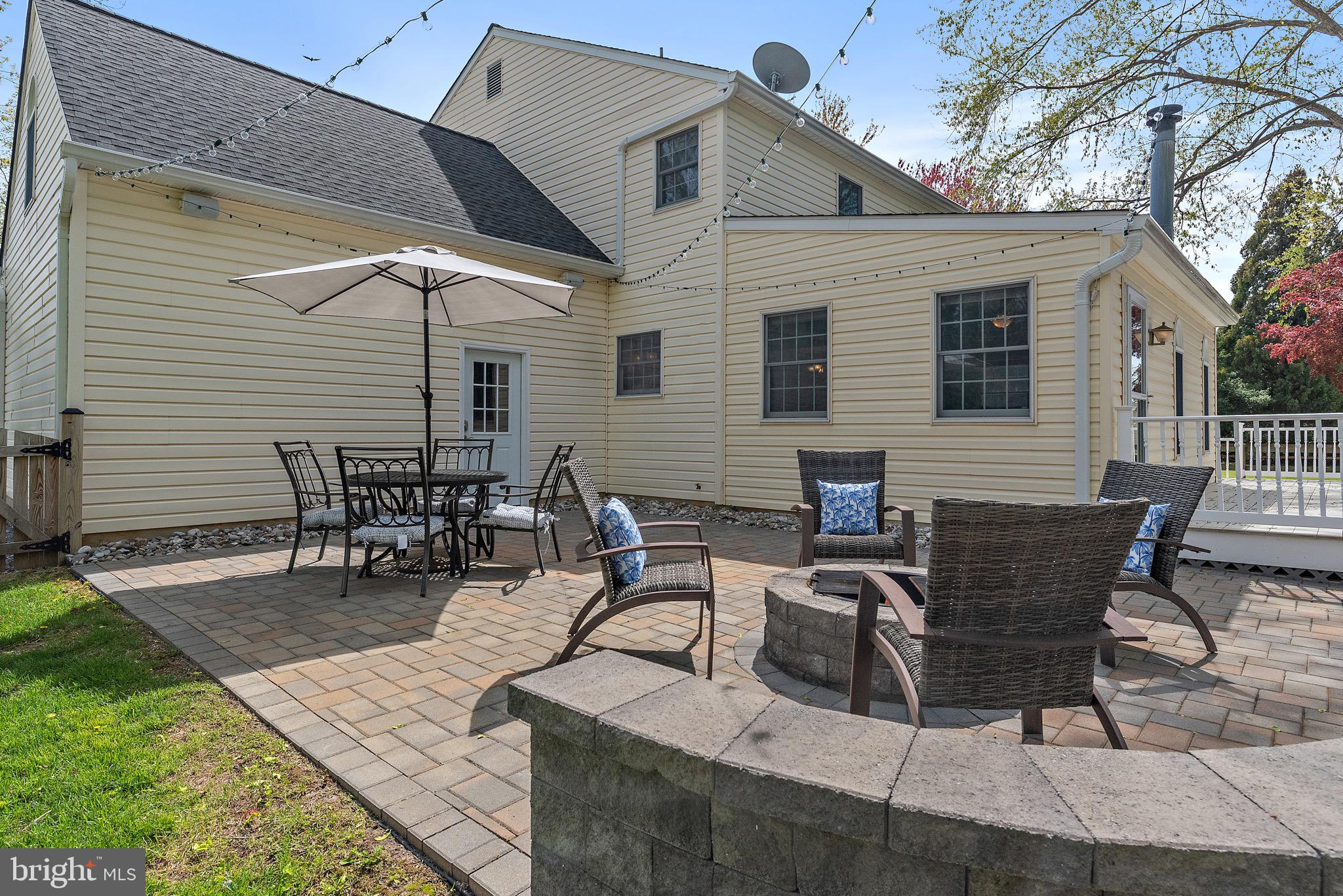 734 DOGWOOD LANE