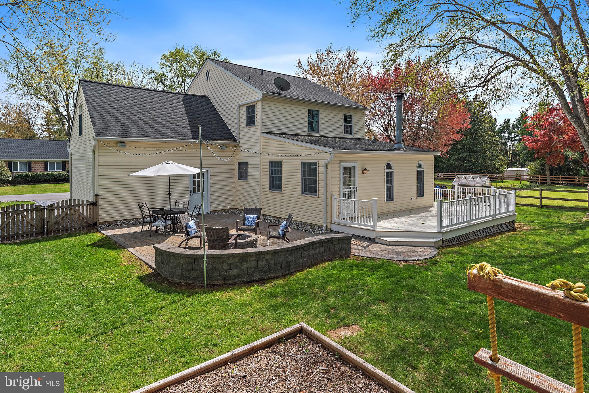 734 DOGWOOD LANE