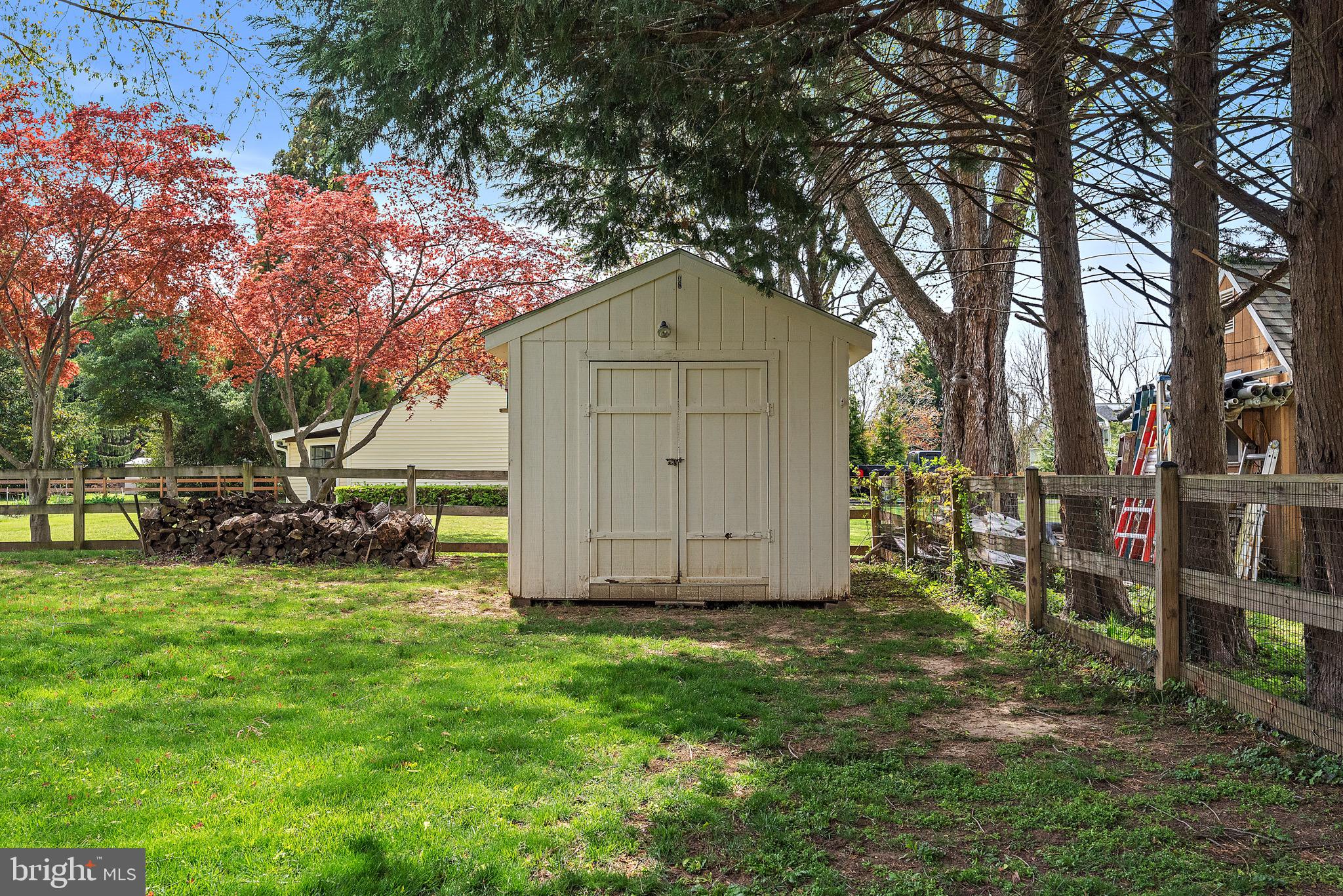 734 DOGWOOD LANE