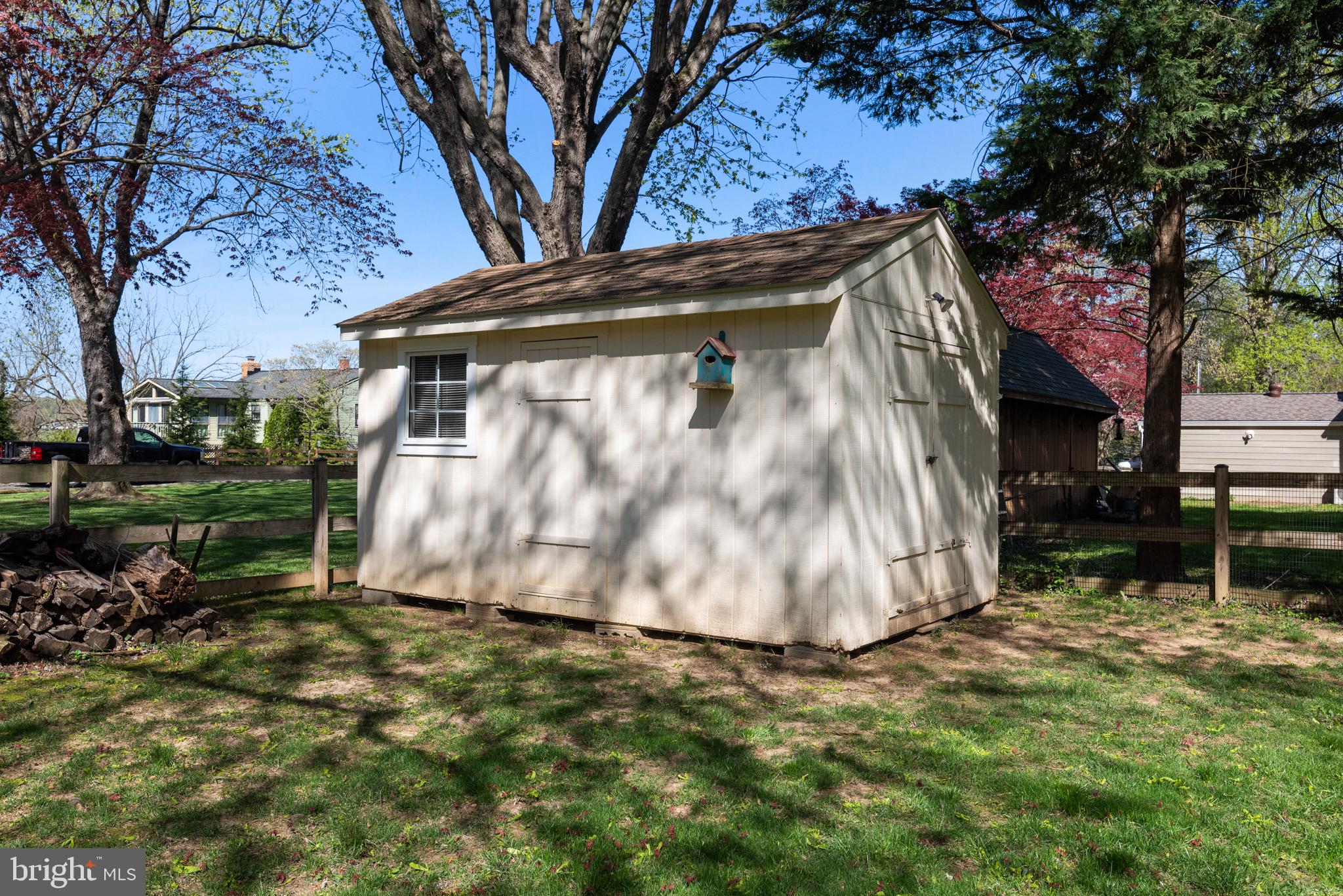 734 DOGWOOD LANE