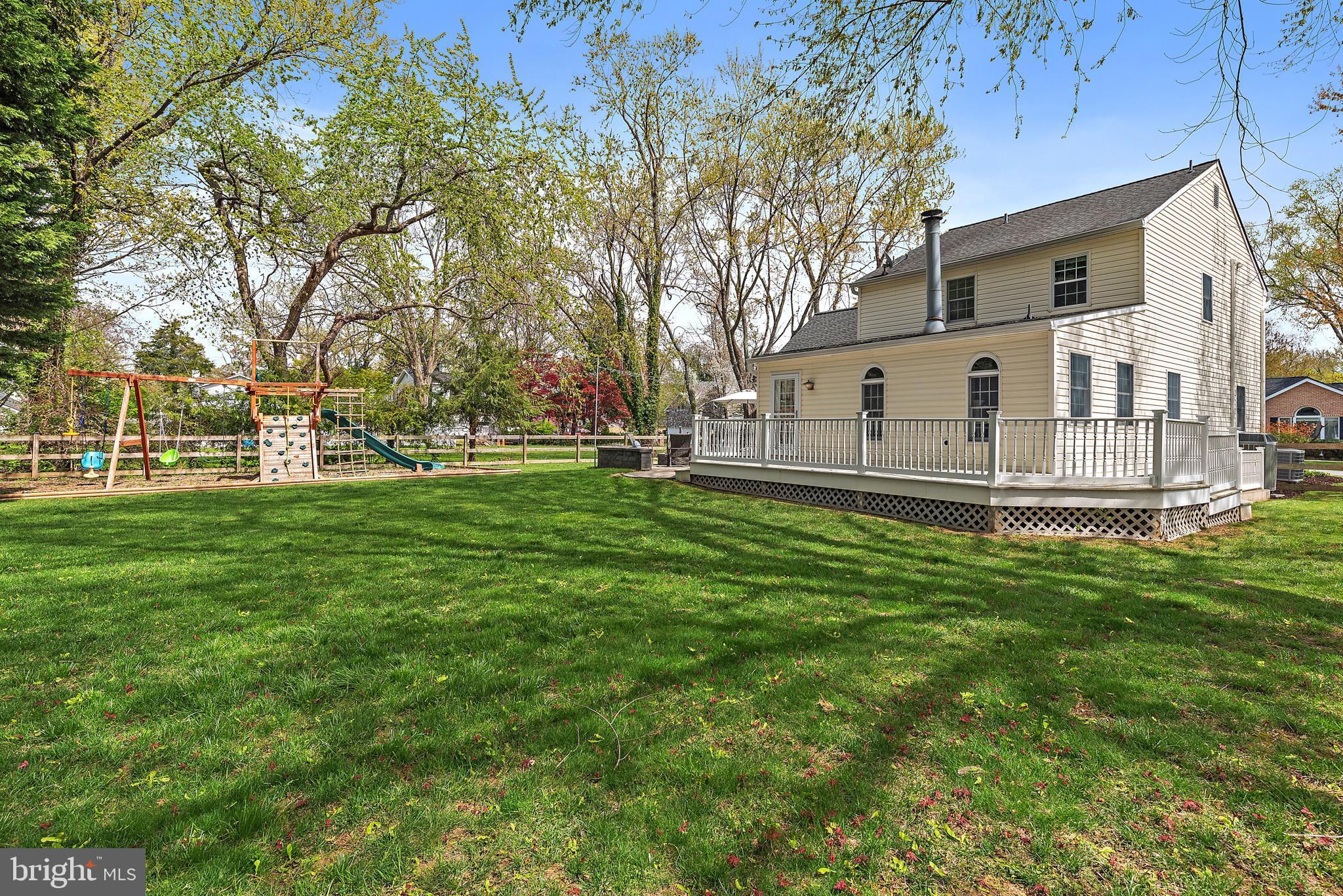734 DOGWOOD LANE