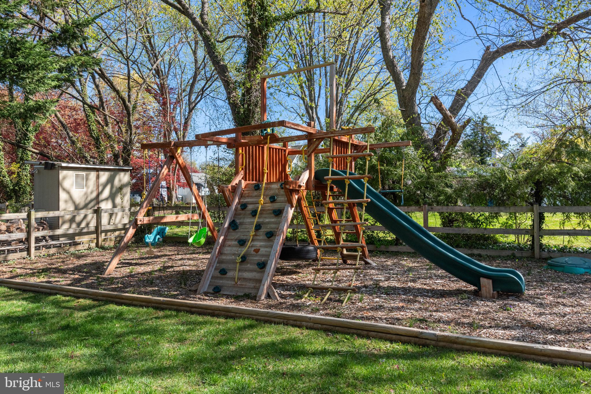734 DOGWOOD LANE