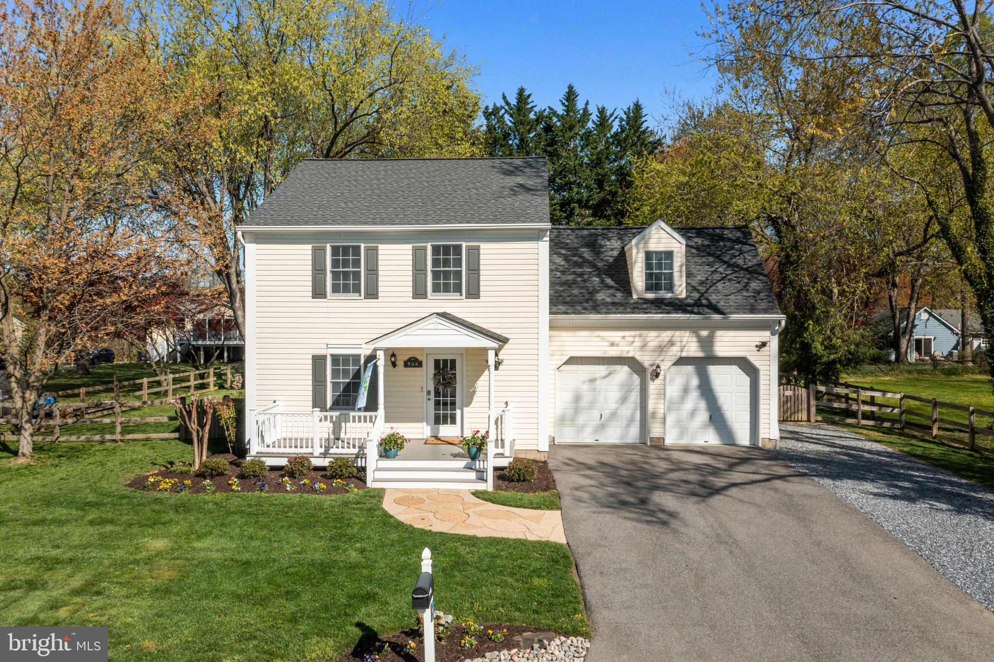 734 DOGWOOD LANE