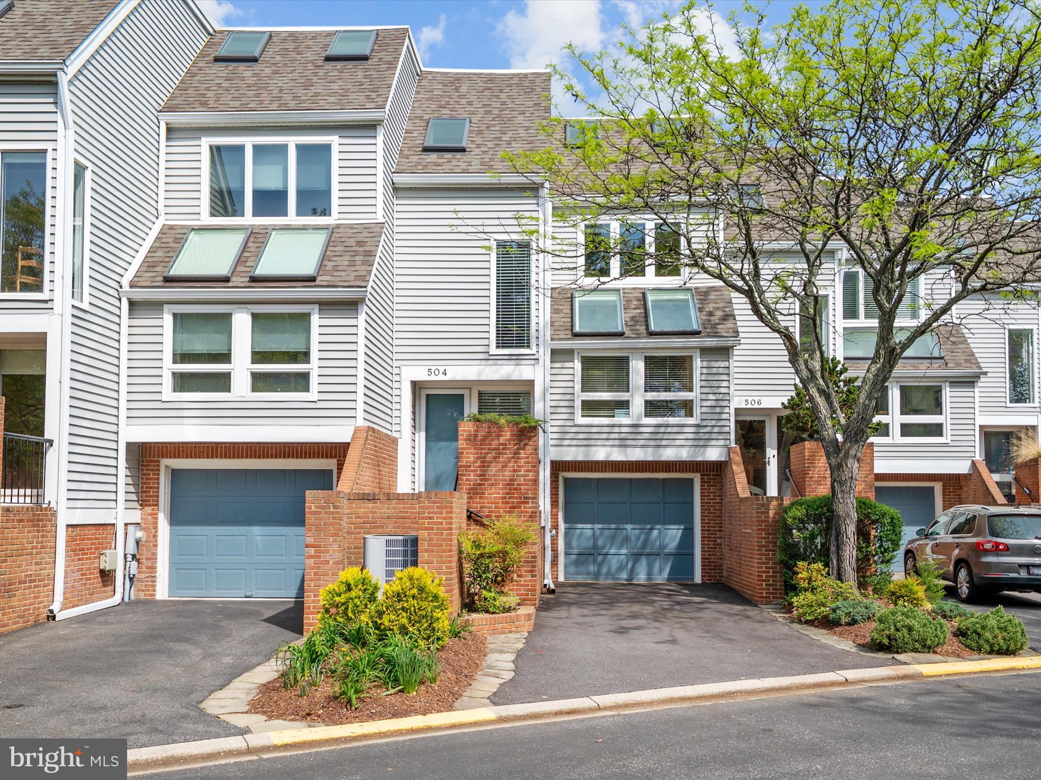 504 MOORINGS CIRCLE