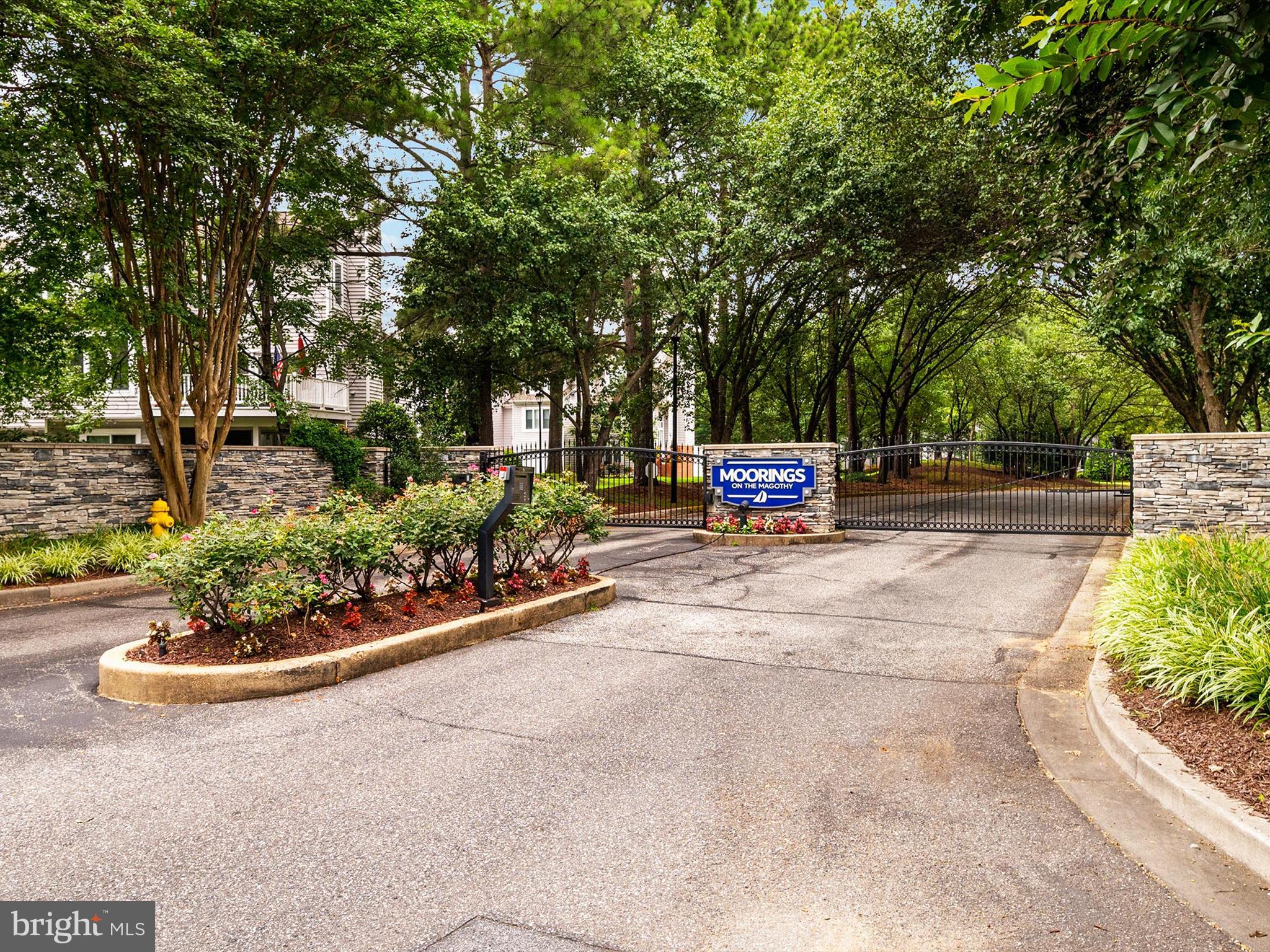 504 MOORINGS CIRCLE