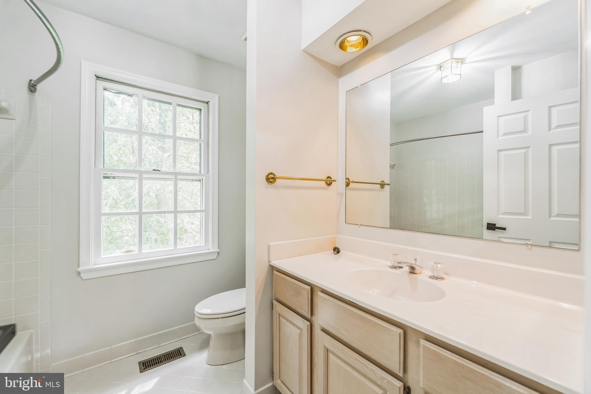 1206 SOUTHWIND COURT