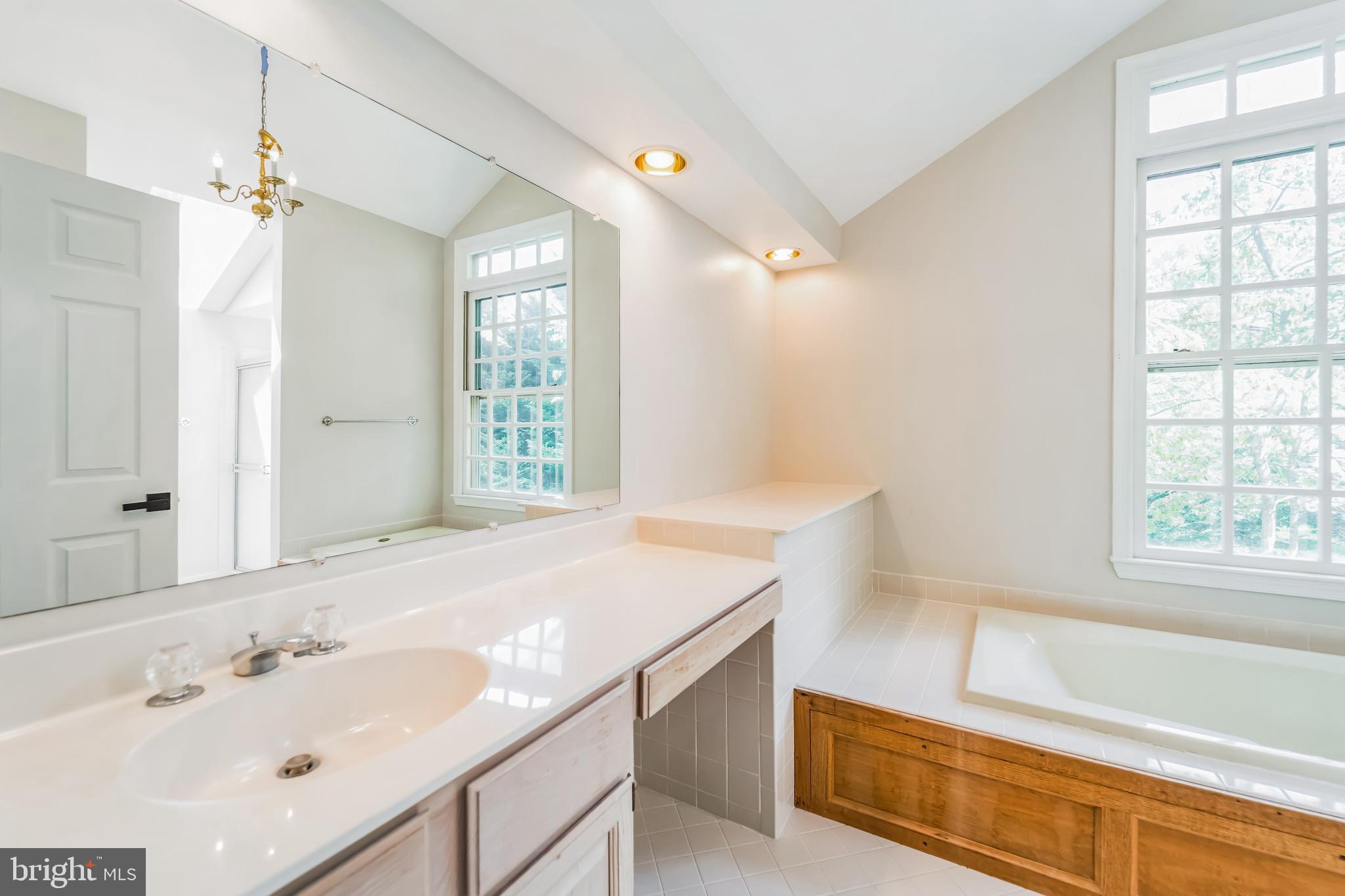 1206 SOUTHWIND COURT