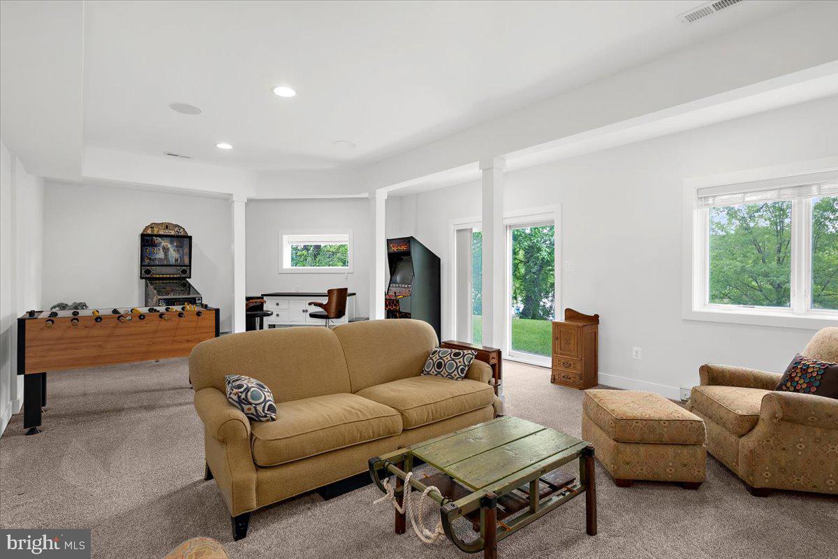 637 RAVINE ROAD