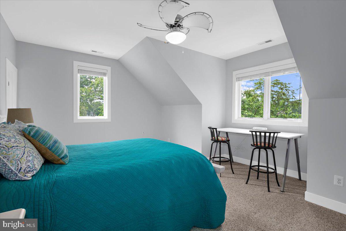 637 RAVINE ROAD
