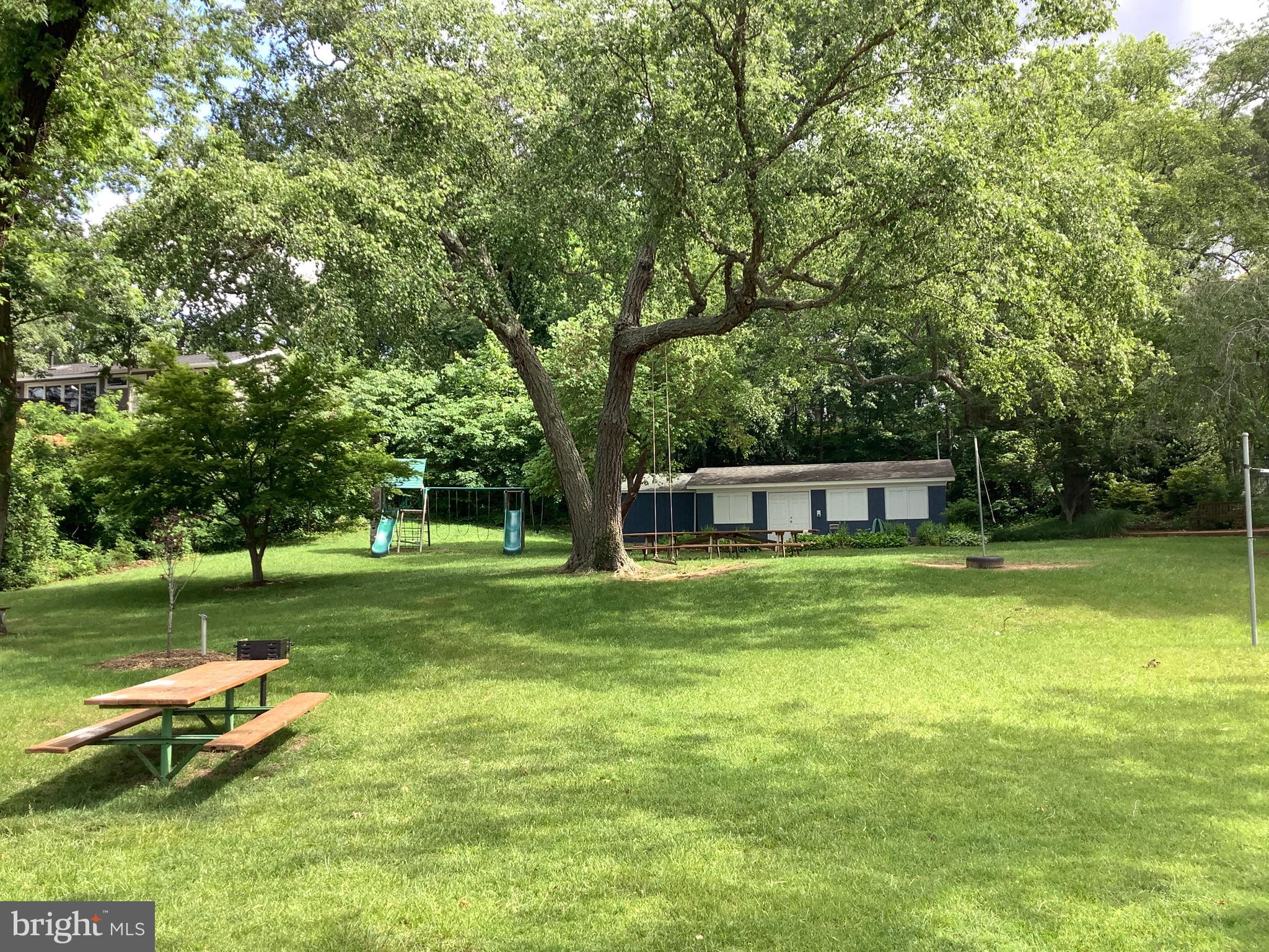 637 RAVINE ROAD