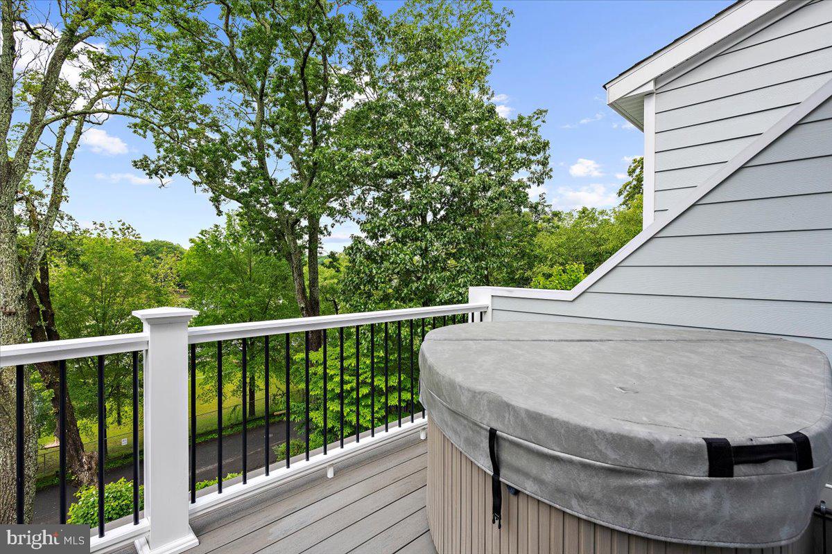 637 RAVINE ROAD
