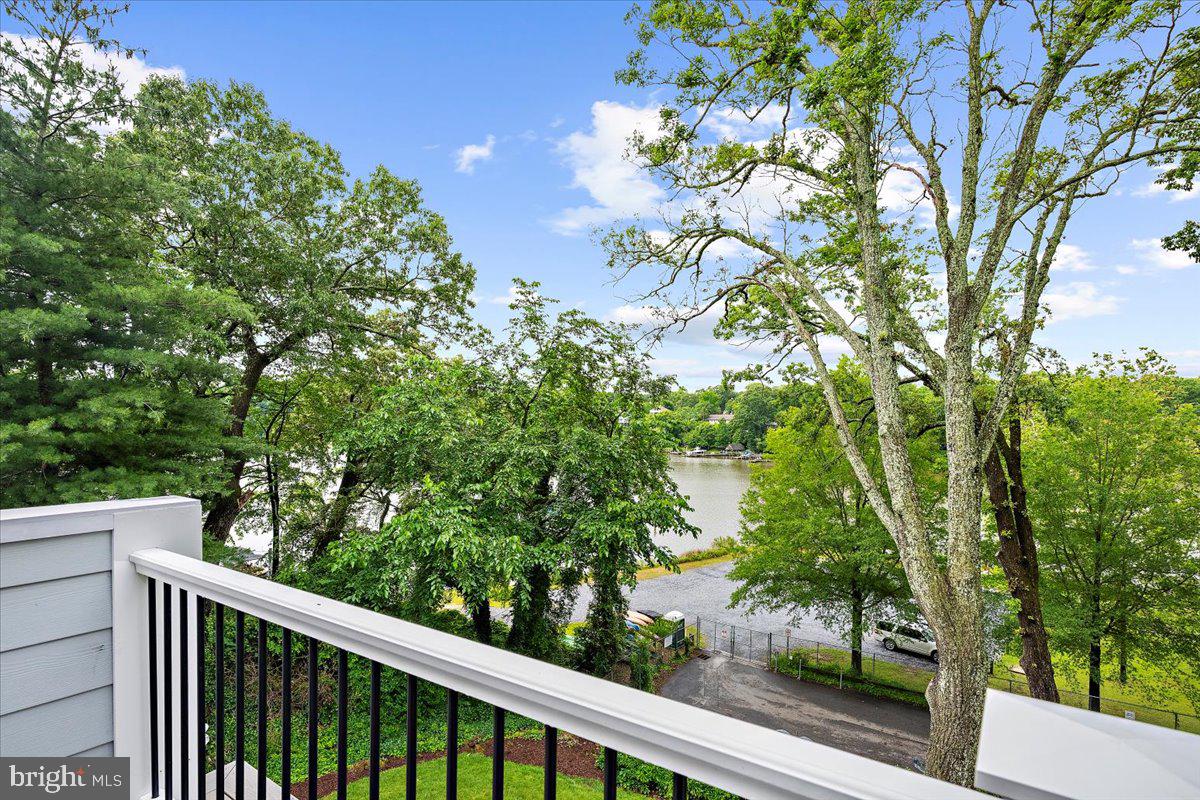 637 RAVINE ROAD