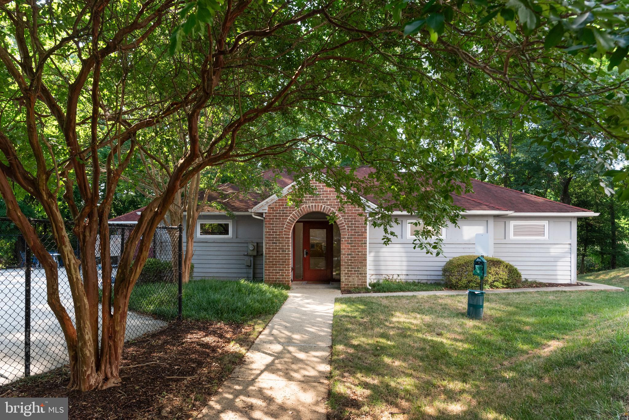 1142 LAKE HERON DRIVE 2B
