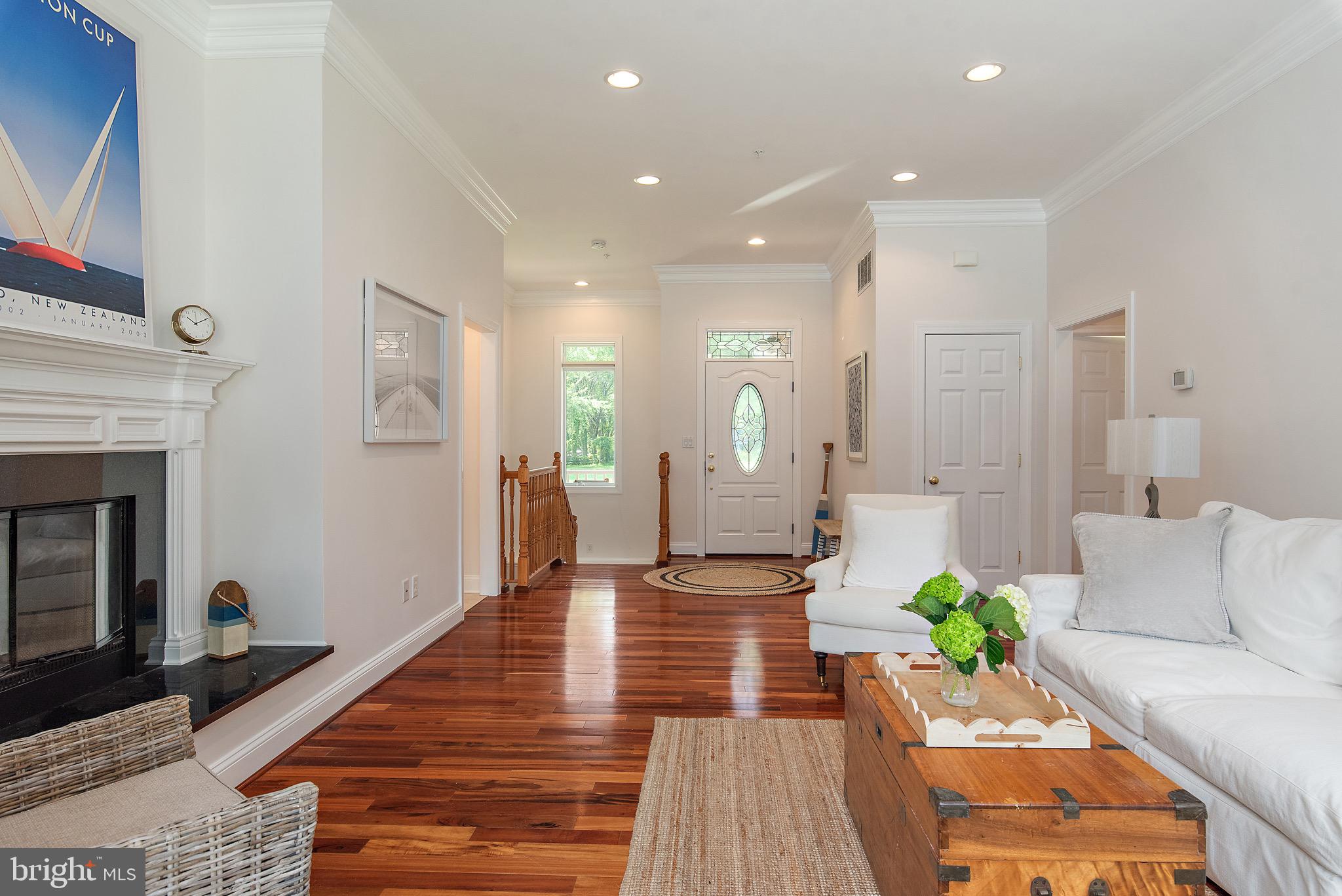 715 DOGWOOD LANE
