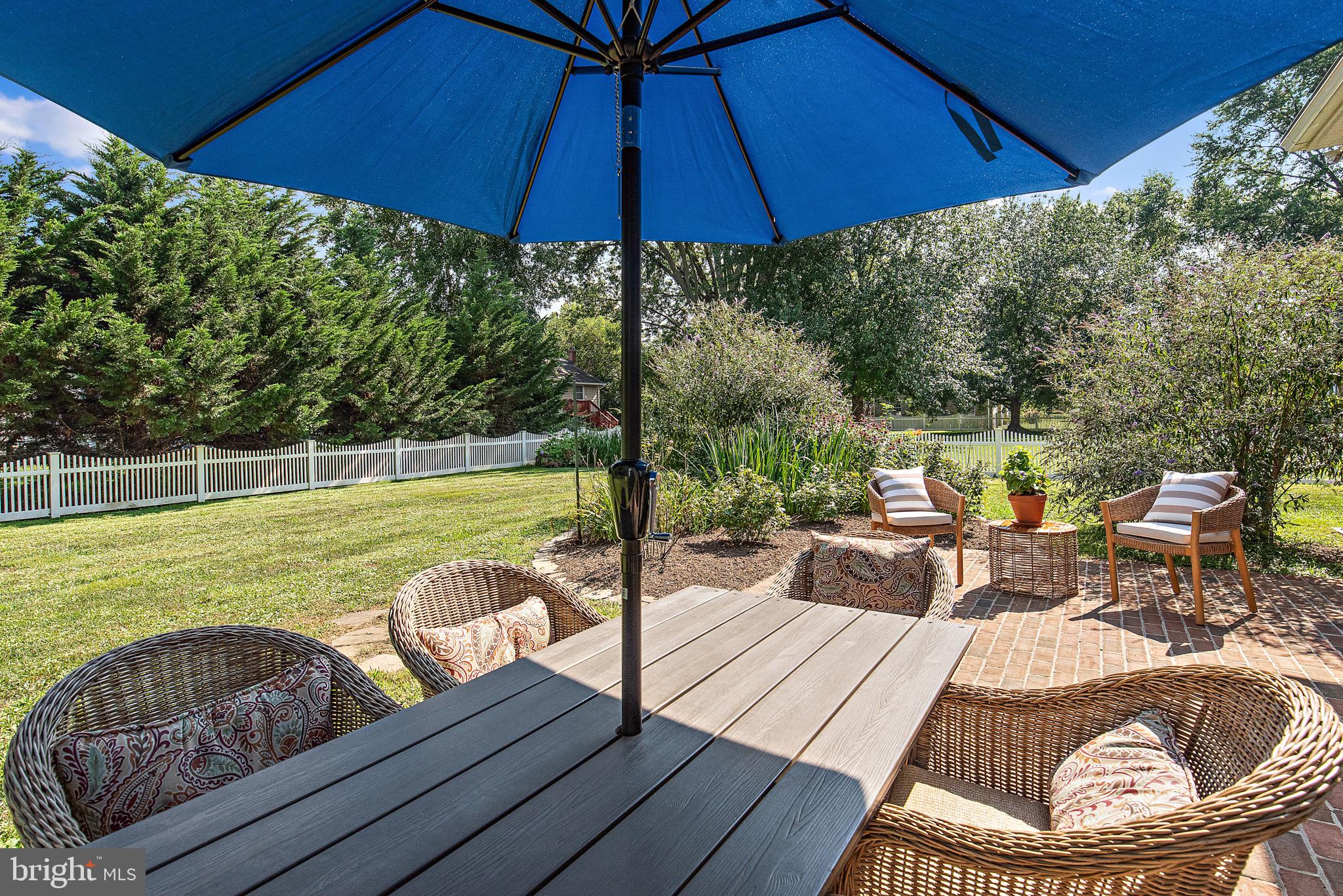 715 DOGWOOD LANE