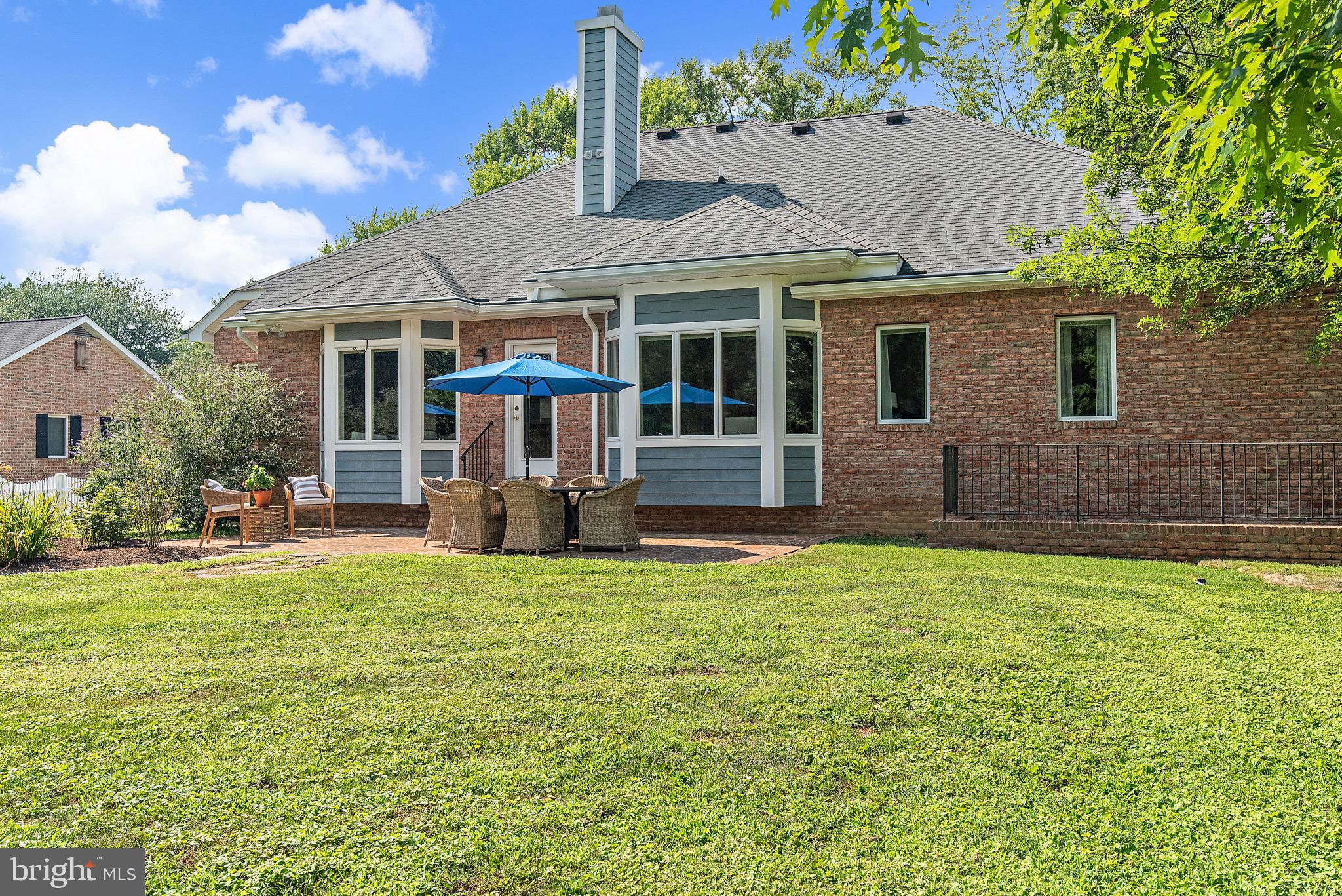 715 DOGWOOD LANE