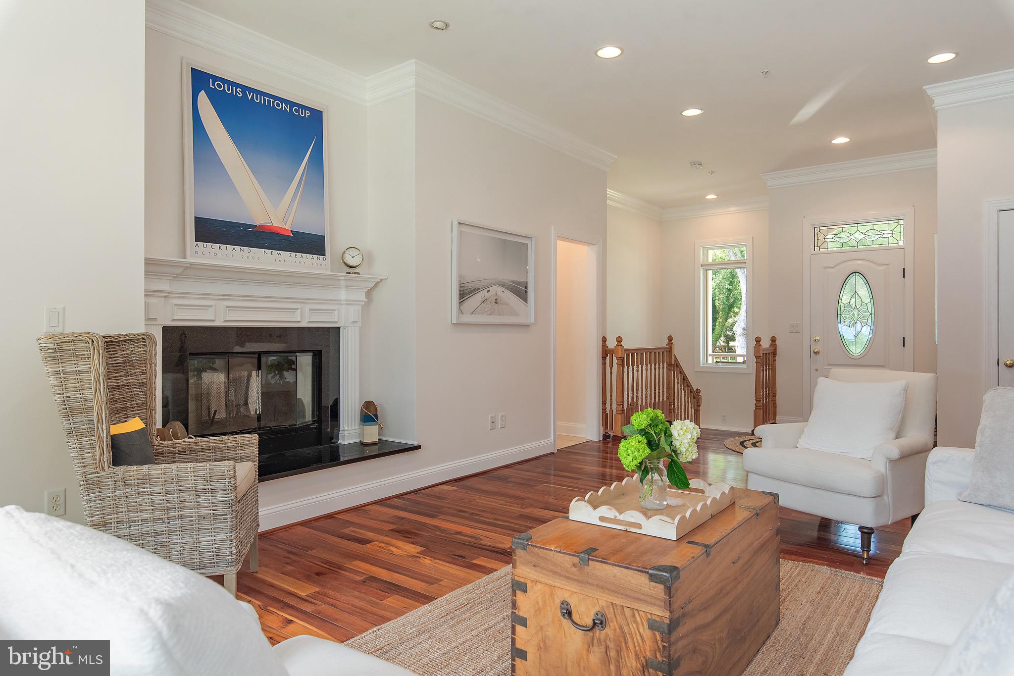 715 DOGWOOD LANE