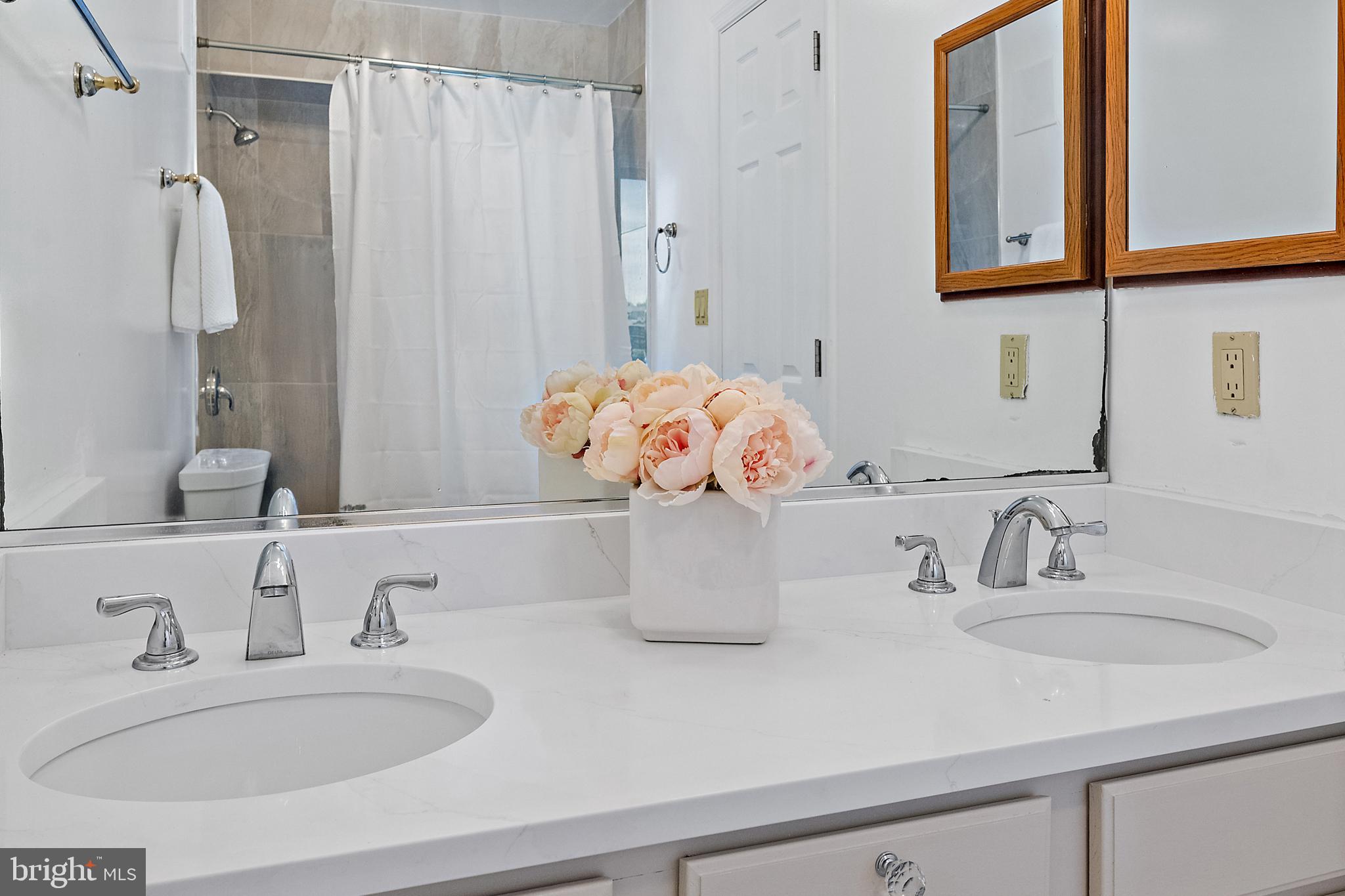 7044 HARBOUR VILLAGE COURT 102