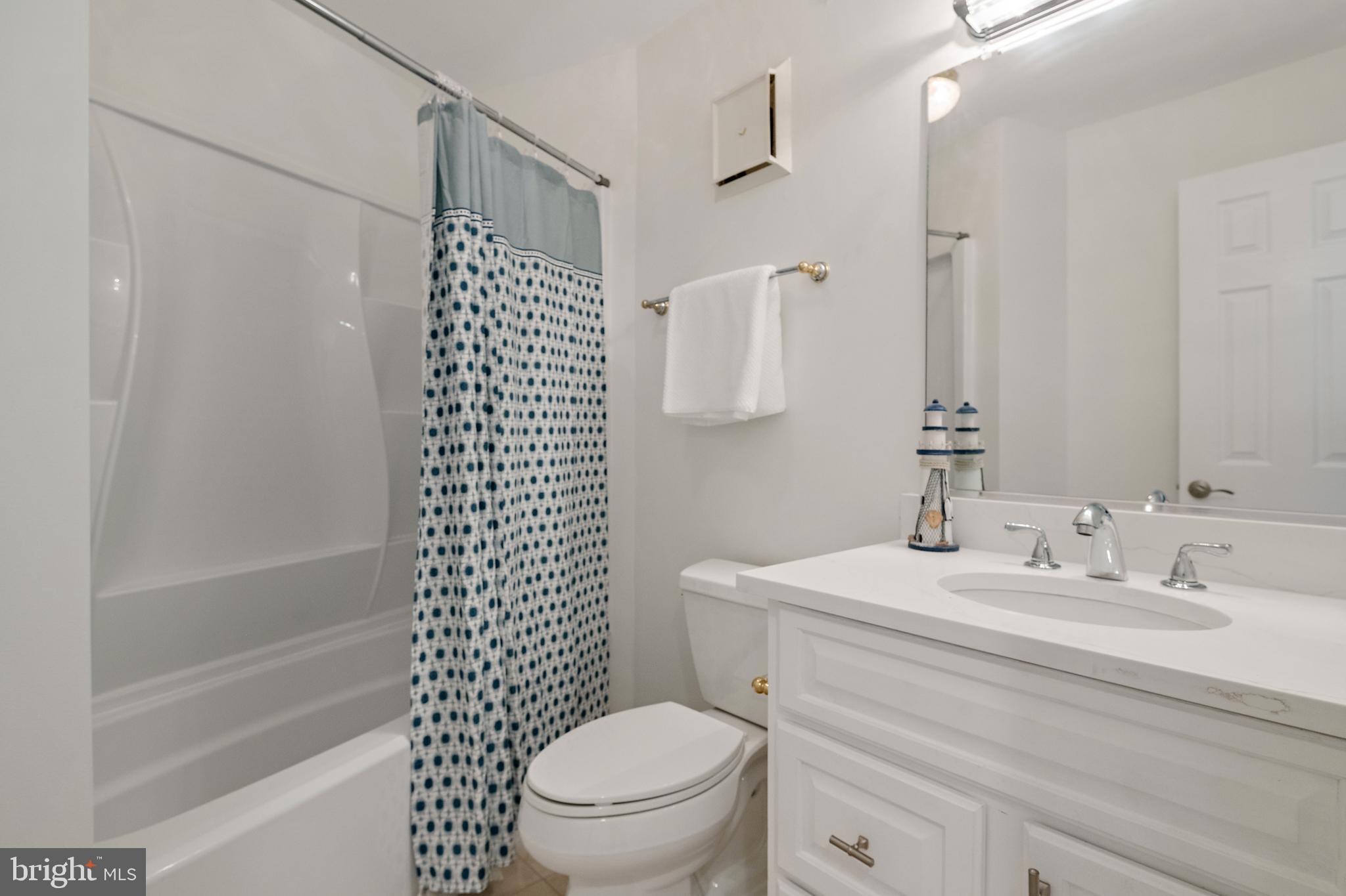 7044 HARBOUR VILLAGE COURT 102