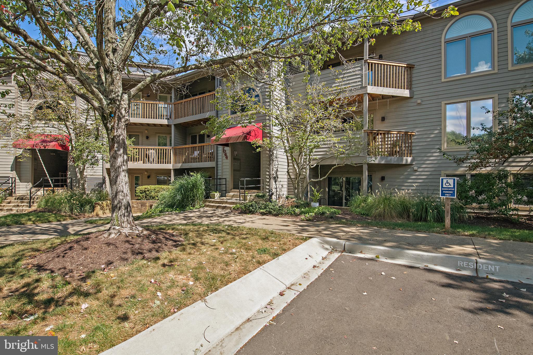 7044 HARBOUR VILLAGE COURT 102