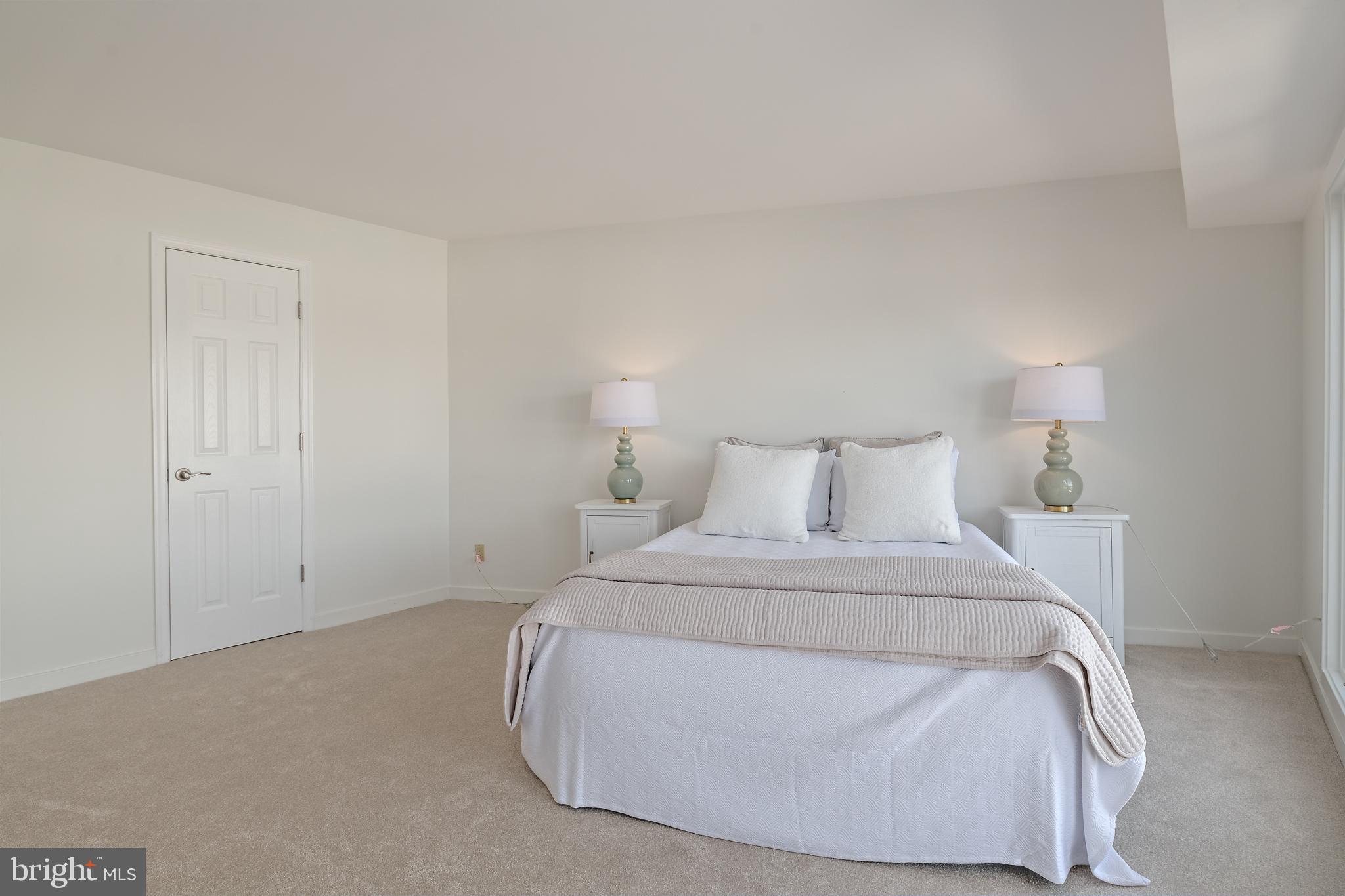 7044 HARBOUR VILLAGE COURT 102