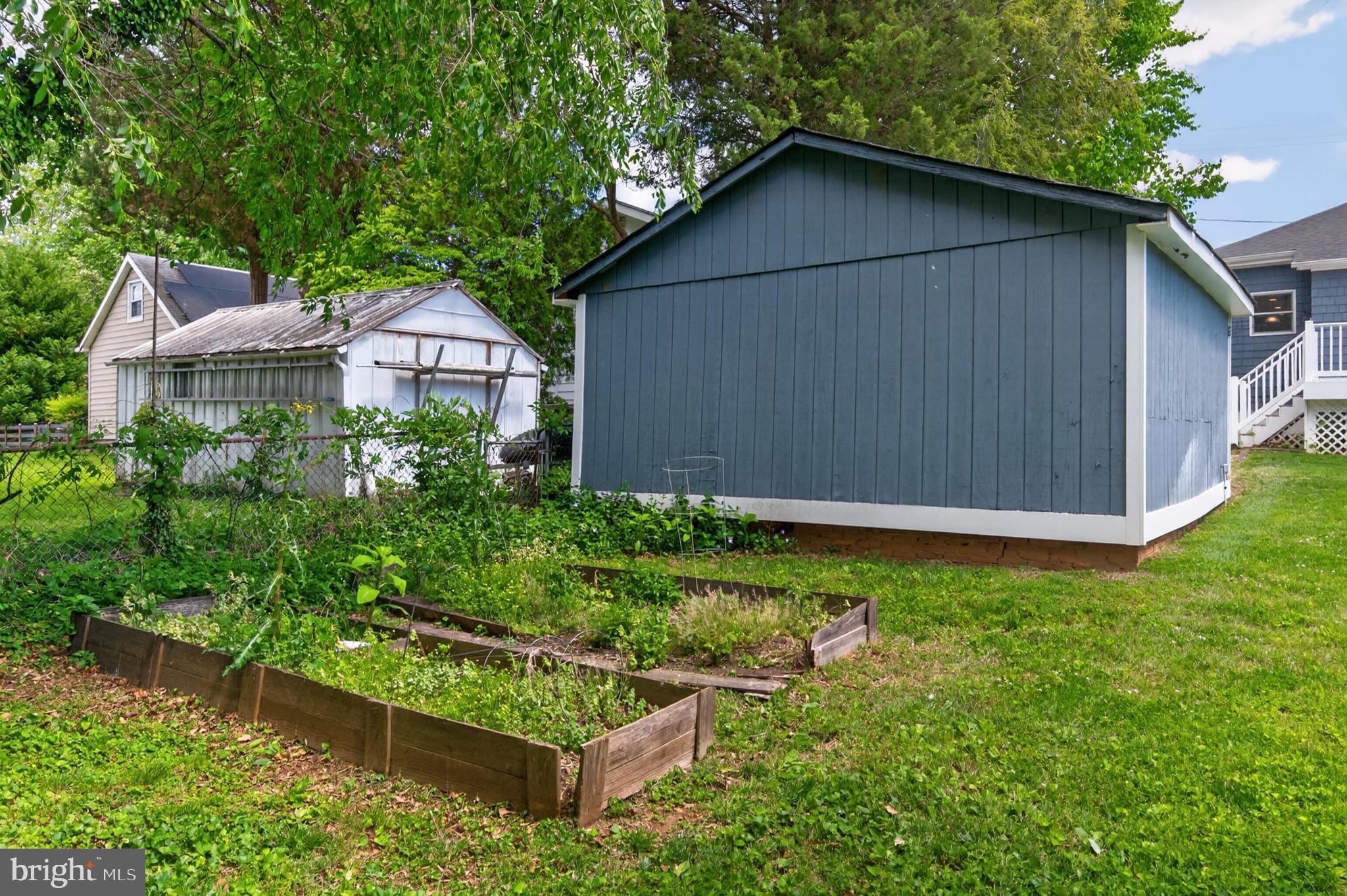 607 MELVIN AVENUE