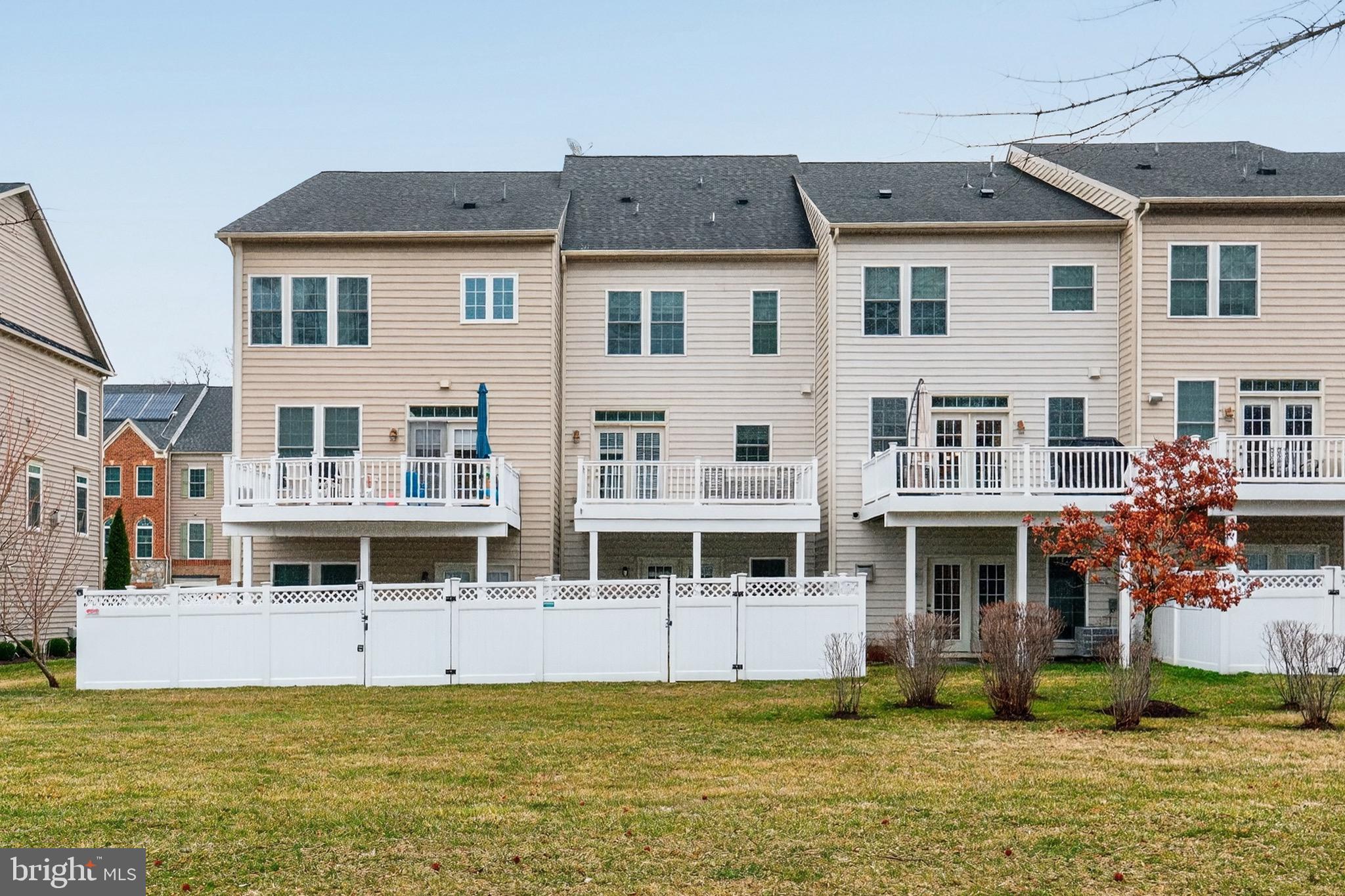 548 DEEP CREEK VIEW