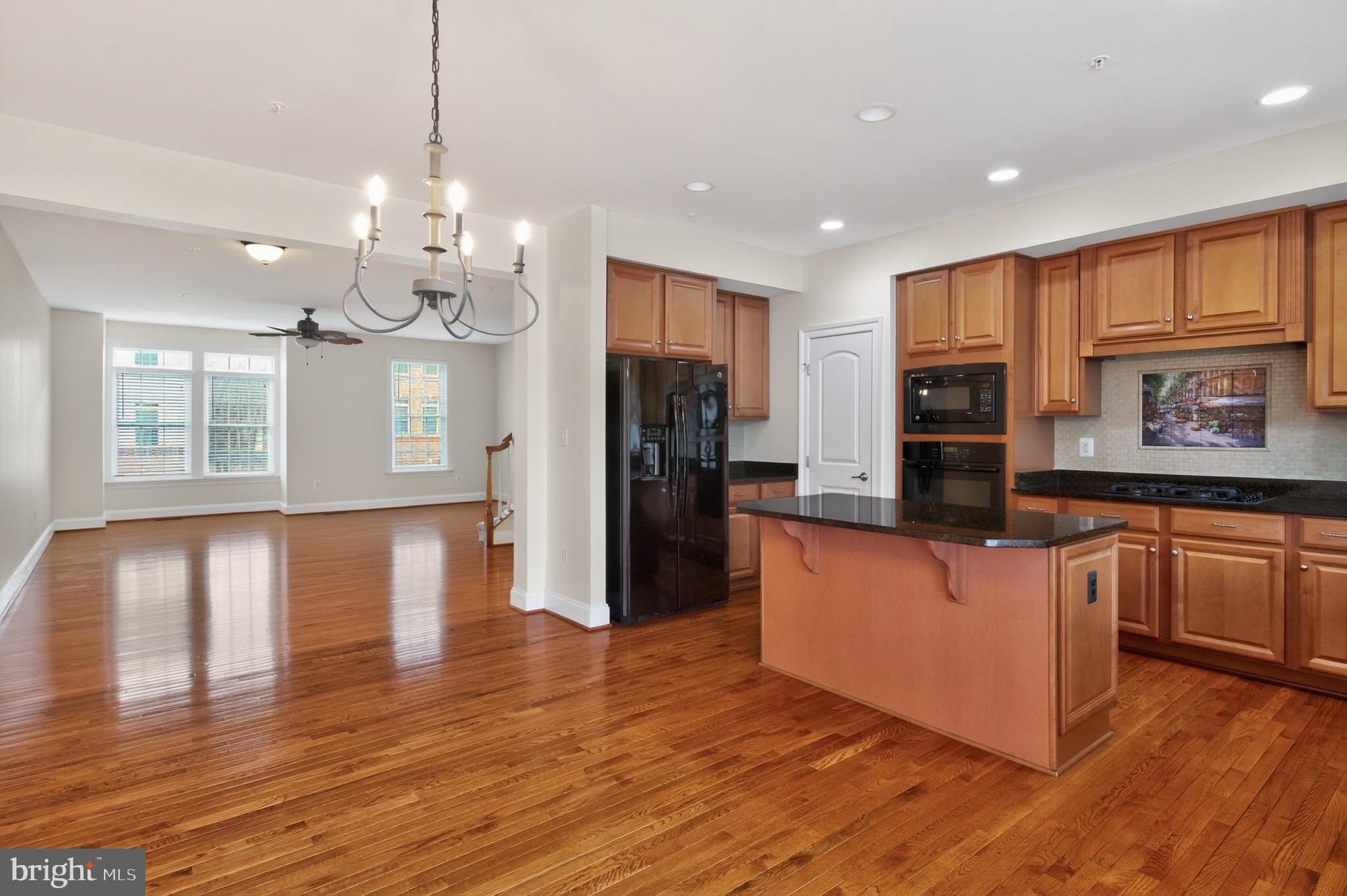548 DEEP CREEK VIEW