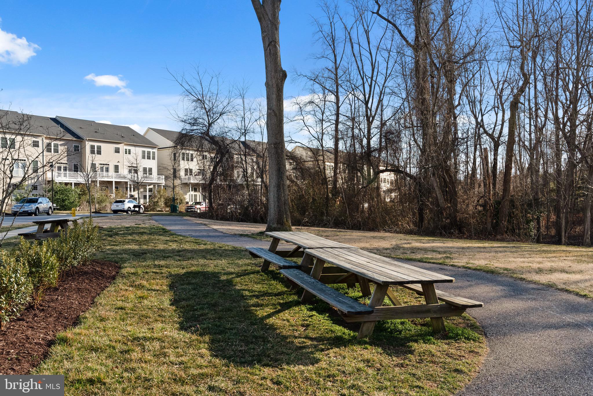 548 DEEP CREEK VIEW