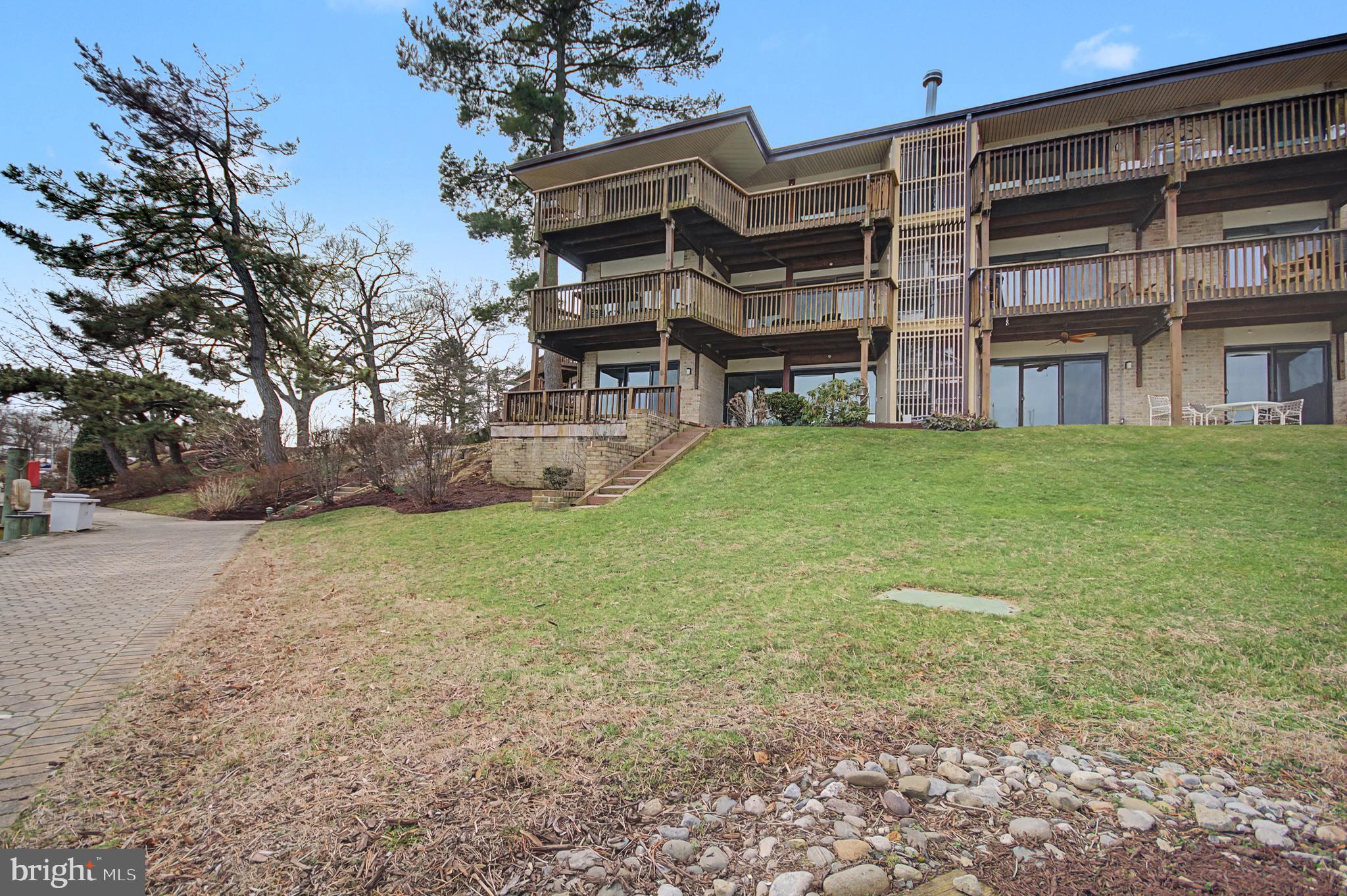 768 FAIRVIEW AVENUE B 768 B