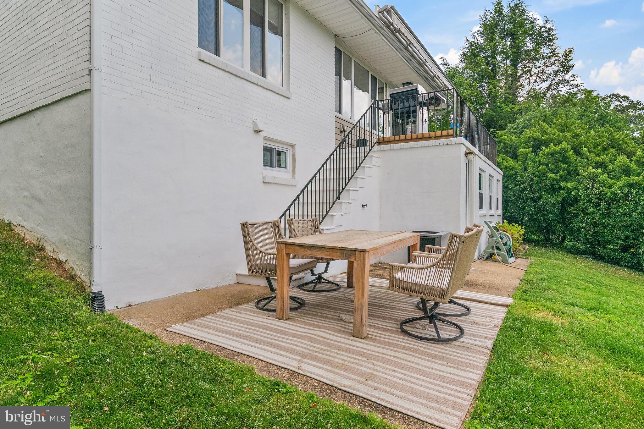 1210 SEVERNVIEW DRIVE