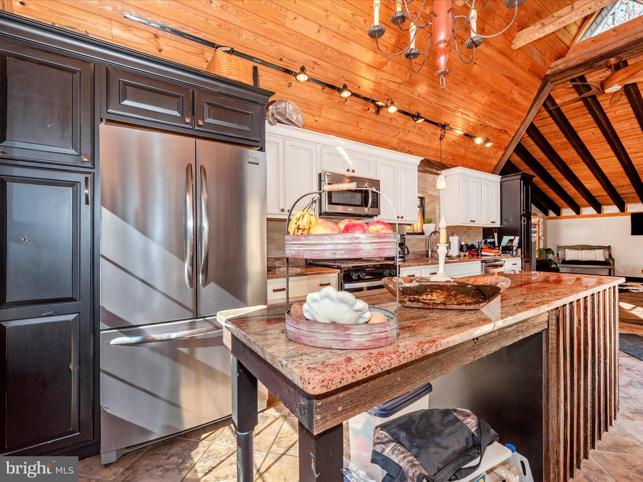 7819 FRIENDS CREEK ROAD