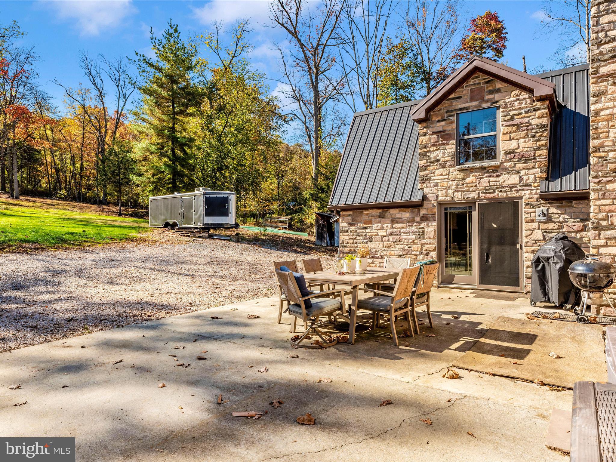 7819 FRIENDS CREEK ROAD