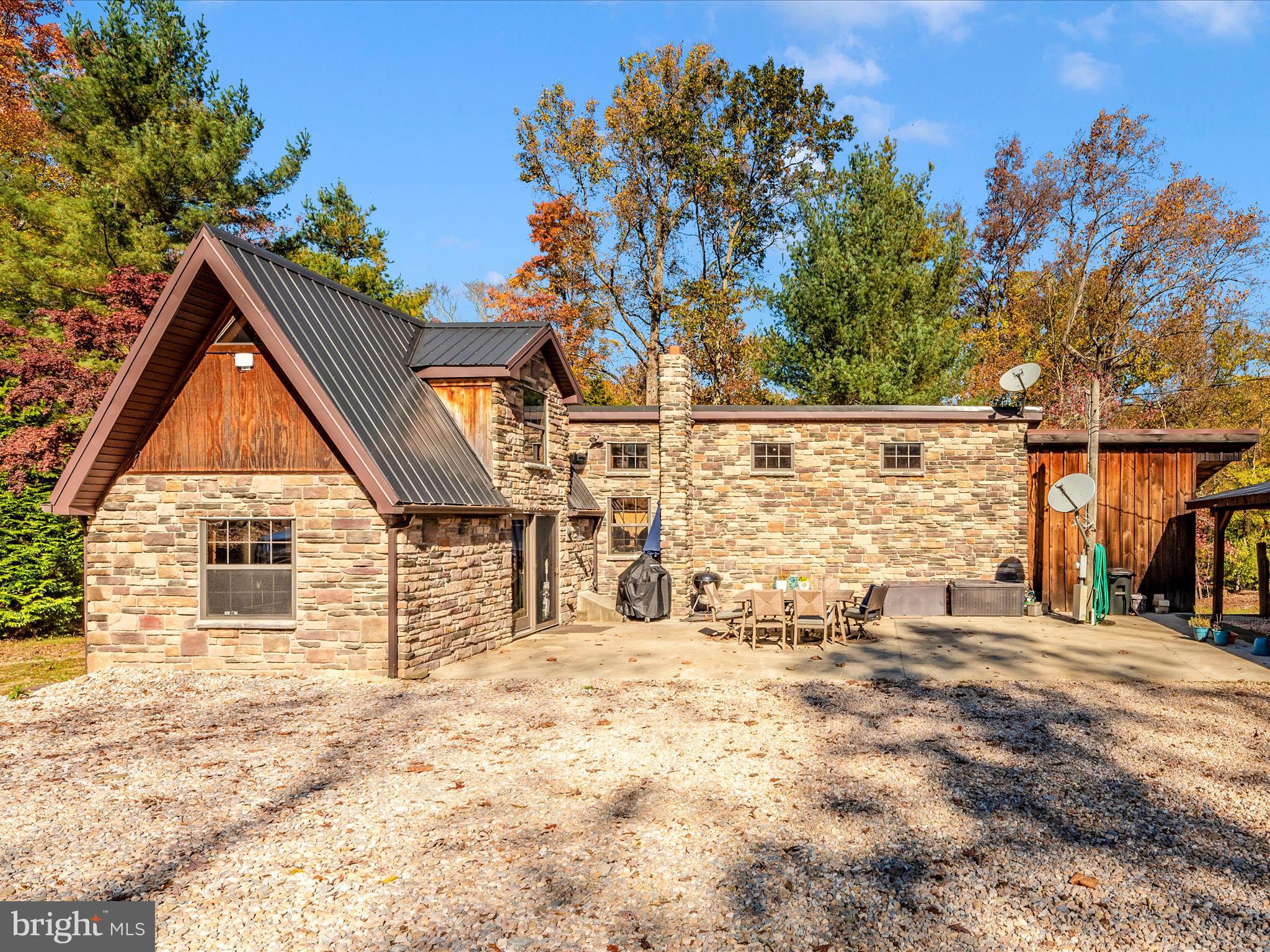 7819 FRIENDS CREEK ROAD
