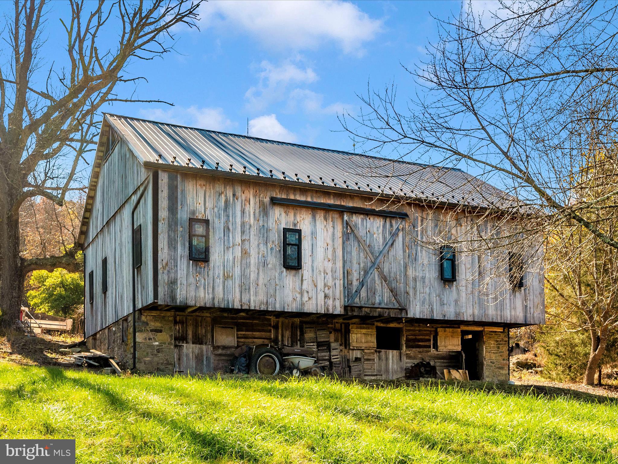 7819 FRIENDS CREEK ROAD
