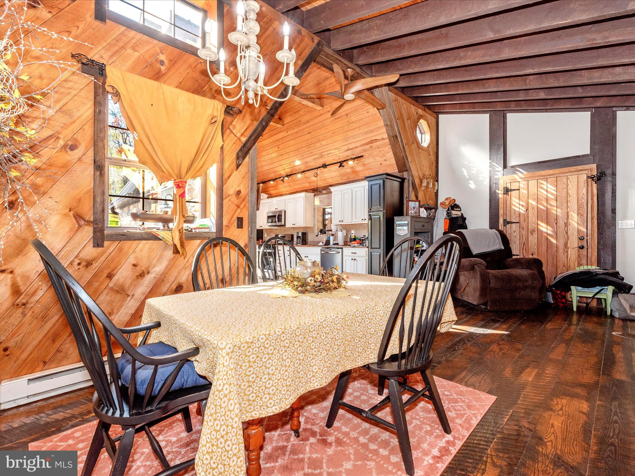 7819 FRIENDS CREEK ROAD